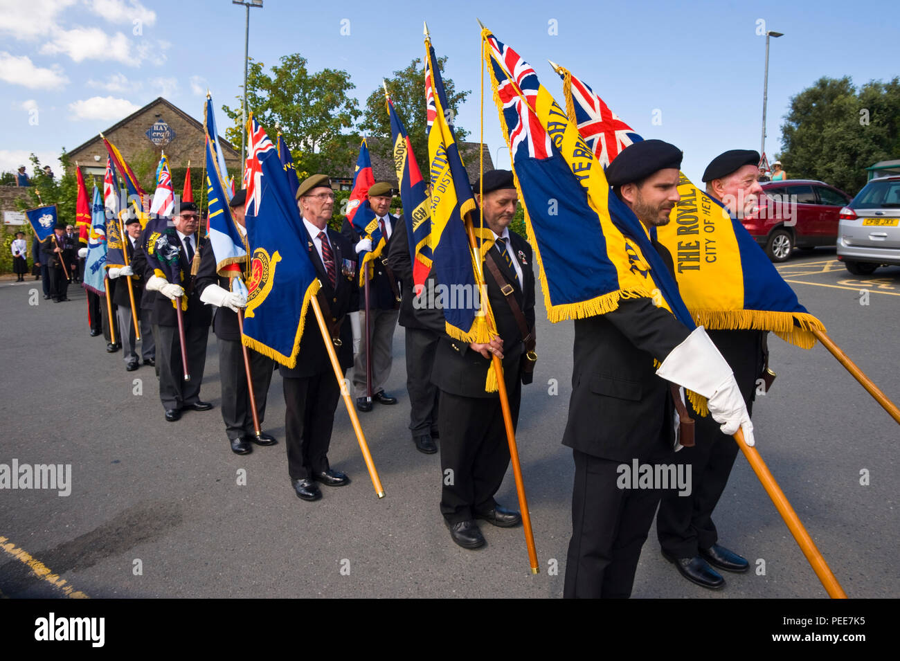 Weltkrieg eine Festveranstaltung Parade der militärische Standards in Hay-on-Wye Powys Wales UK Stockfoto