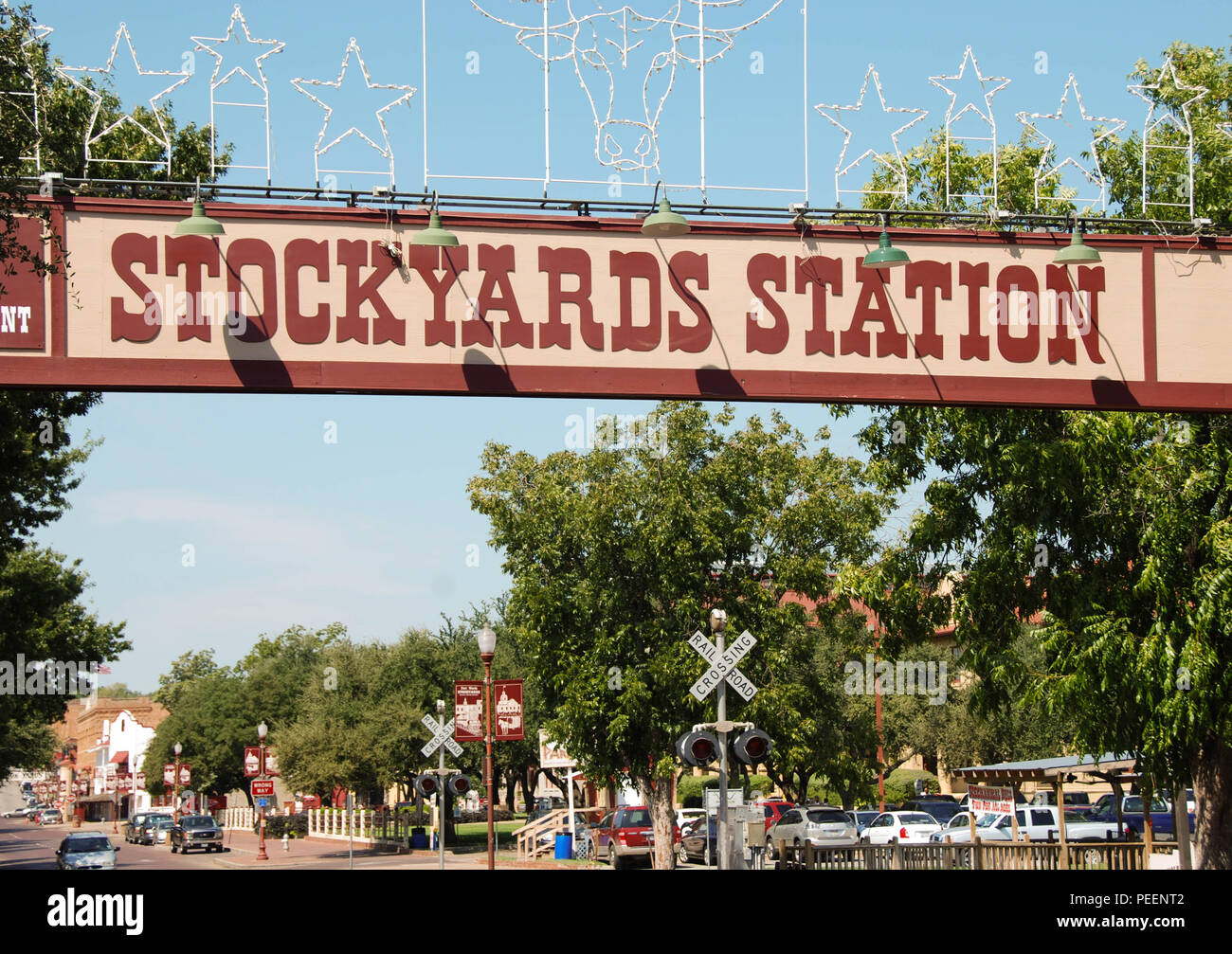 Großes Schild über der Straße für die Stockyards Bahnhof in Fort Worth Stockyards Stockfoto