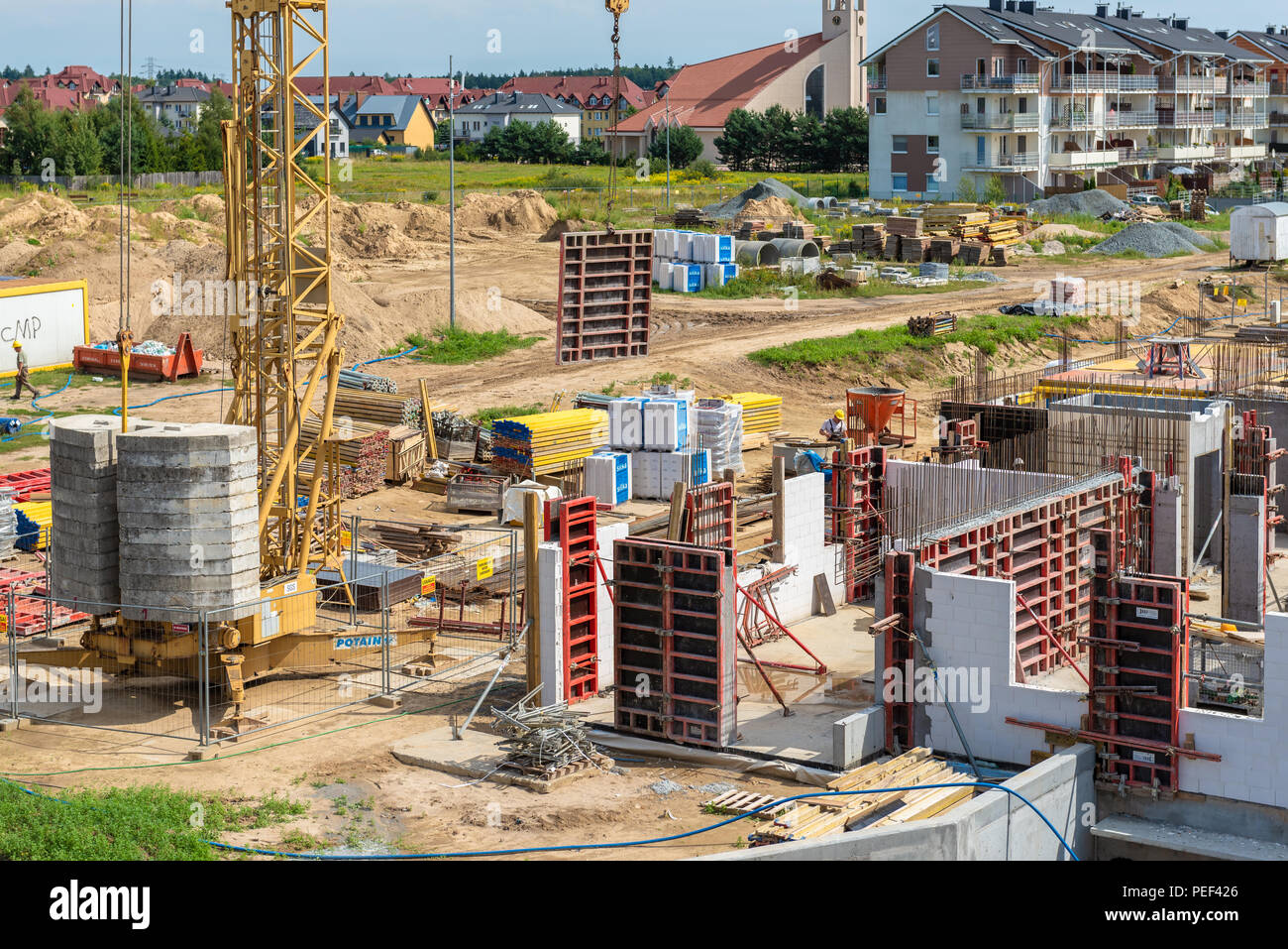 Danzig, Polen - 11. August 2018: Gebäude im Bau der neuen Wohneinheiten. Stockfoto