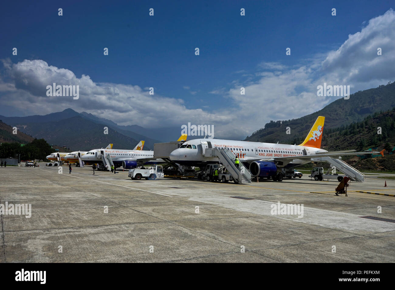 Foto in Bhutan aufgenommen und zeigt die einzigartige Kultur und reiligion. Stockfoto