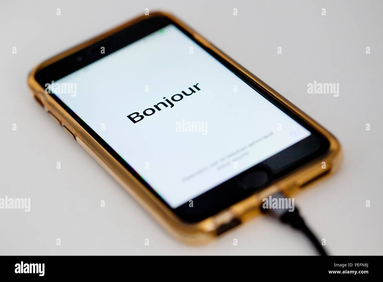 Hallo, Bonjour, neue iPhone 6 willkommen. Neues Telefon. Stockfoto