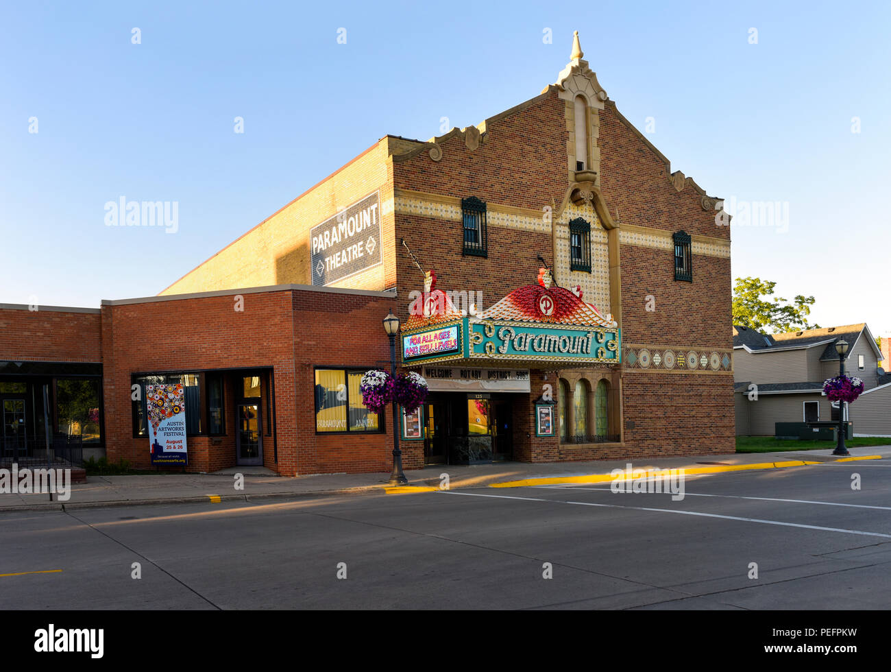 Das Paramount Theater auf der Main Street in Austin, Minnesota Stockfoto