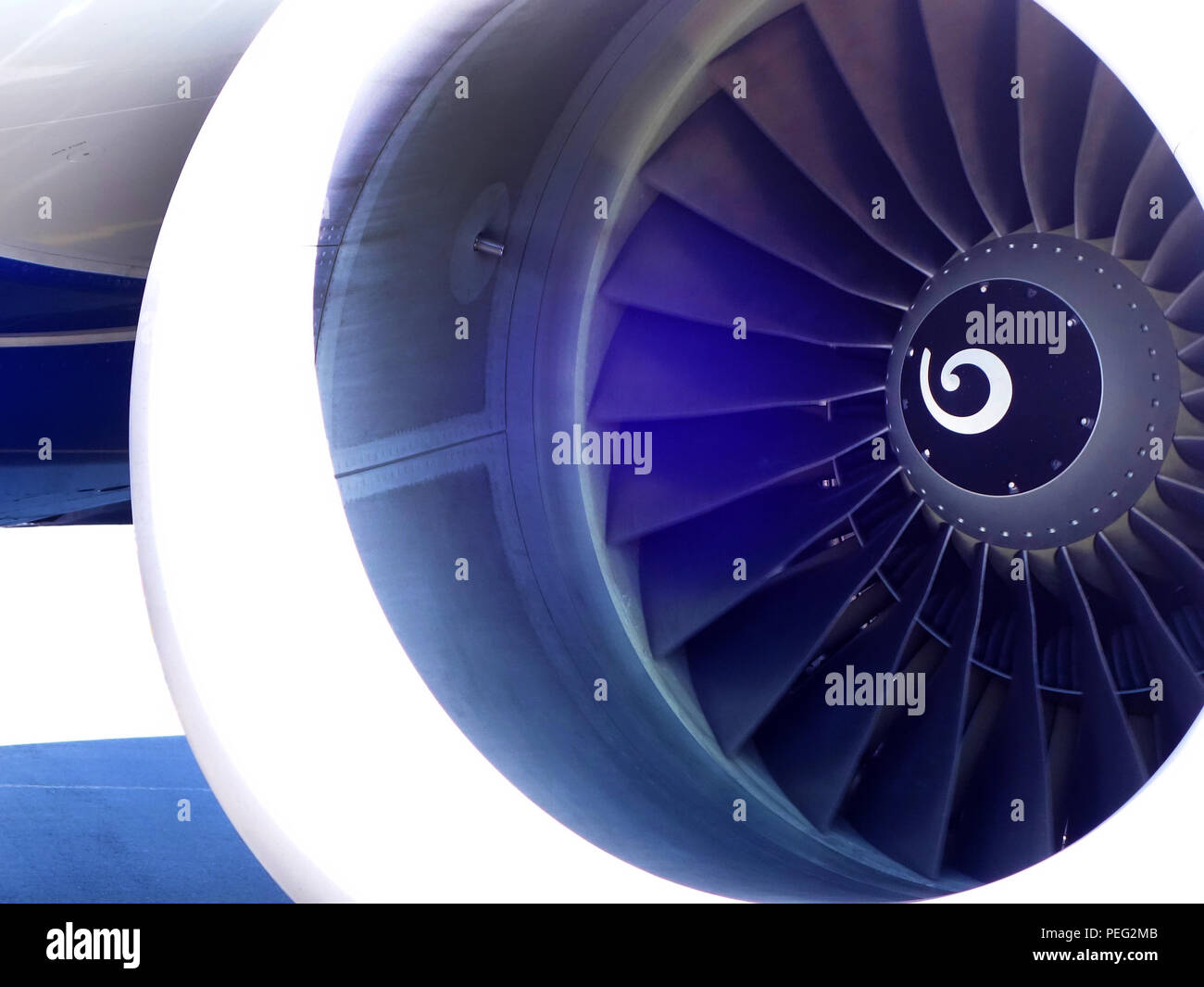 Eine Nahaufnahme der Jet Engine Ansauglüfter auf einem neuen Ryanair Boeing 737 Flugzeug Beifahrerseite Stockfoto