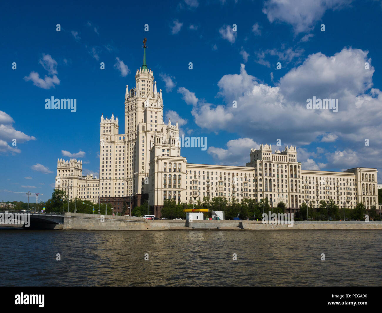 Moskau, Russland - 12. Mai. 2018. skyscraper auf Kotelnicheskaya Damm Stockfoto