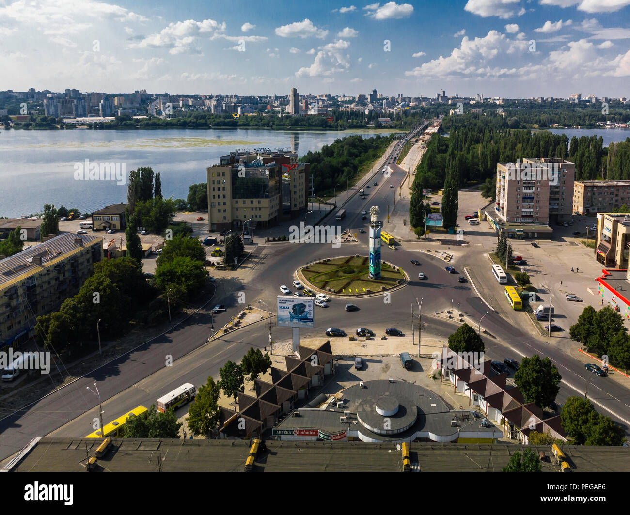 Lipetsk, Russland - Aug 5. 2018. Blick auf World Square und Woronesch Fluss von oben Stockfoto