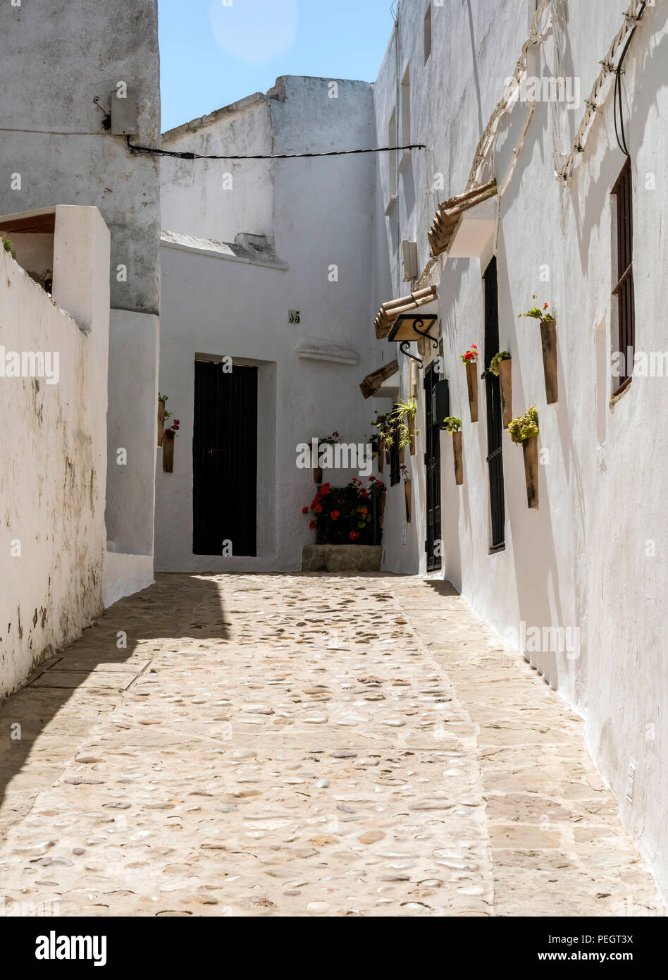 Weiß gekalkten andalusischen typisches Haus aus weißem Kalk in Vejer de la Frontera, Cadiz, Spanien Stockfoto