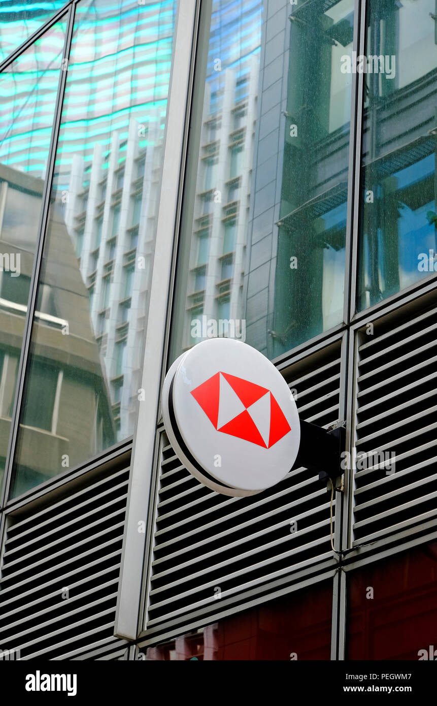 Hsbc Bank logo Zeichen auf Wolkenkratzer, Gebäude, London, England Stockfoto