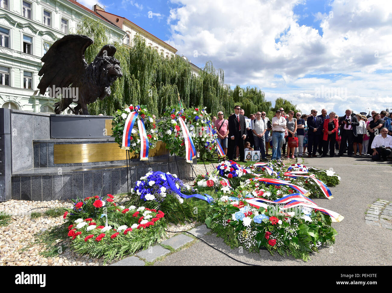 Prag, Tschechische Republik. 14 Aug, 2018. Eine Sitzung, die das anstehende 100-jährige Jubiläum der Geburt des Tschechoslowakischen Luftwaffe und die Erinnerung an das Heldentum seiner WWII Piloten fand in Prag, Tschechische Republik, am 18. August 2018, von den tschechischen Politikern und Vertretern des Militärs, die NATO und die britische RAF besucht. Credit: Roman Vondrous/CTK Photo/Alamy leben Nachrichten Stockfoto