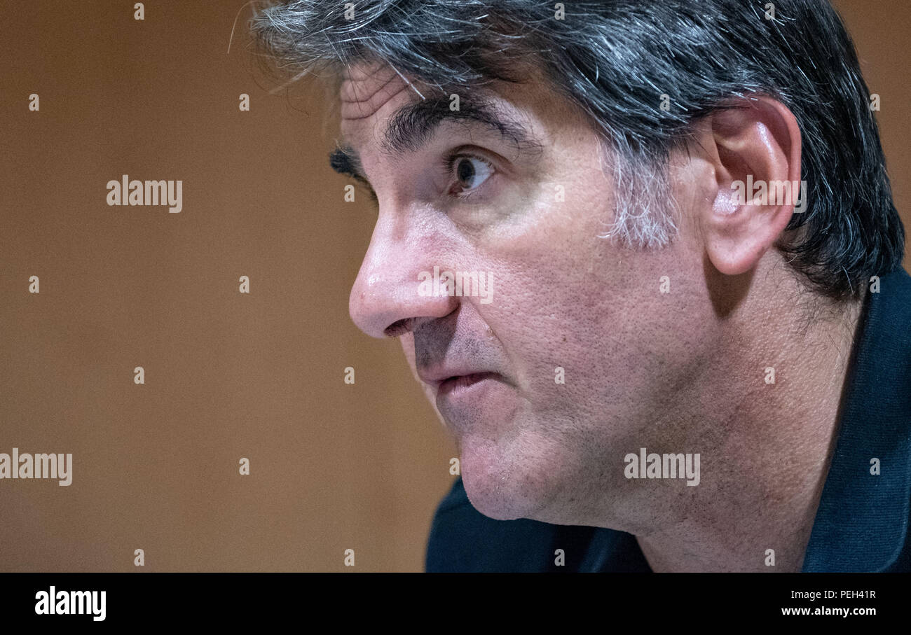 14. August 2018, Deutschland, Hannover, Handball, Bundesliga, Foto, TSV Hanover-Burgdorf 'Die Recken' für die Saison 2018/19 in der TUI Arena: Hannover Trainer Antonio Carlos Ortega. Foto: Peter Steffen/dpa Stockfoto