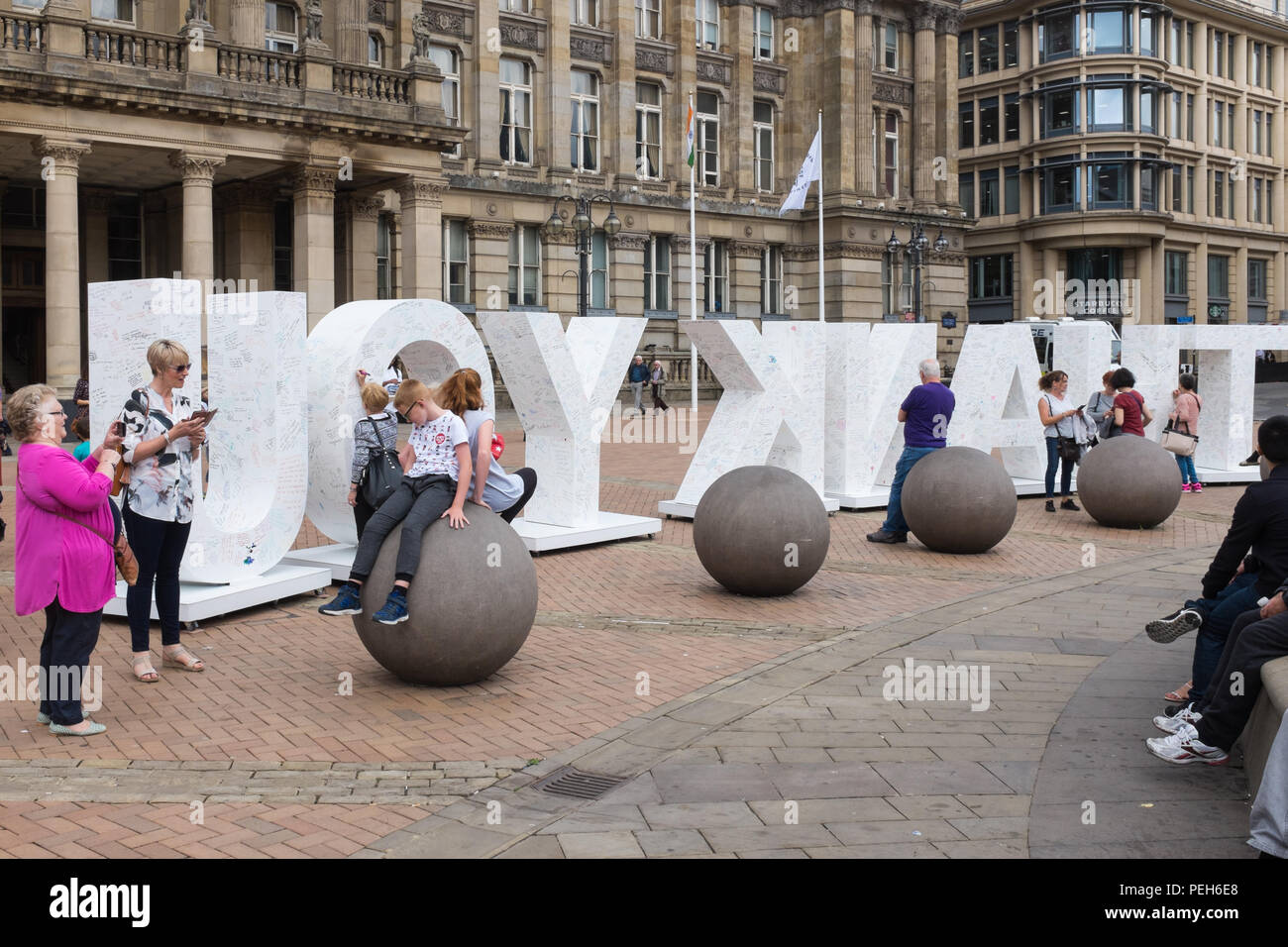 Birmingham, Großbritannien, 15. August 2018. Die Royal British Legion # Danke 100 Installation im Victoria Square ermöglicht Mitgliedern der öffentlichen persönliche Nachrichten dank an die WW1-Generation zu schreiben. Credit: Nick Maslen/Alamy leben Nachrichten Stockfoto