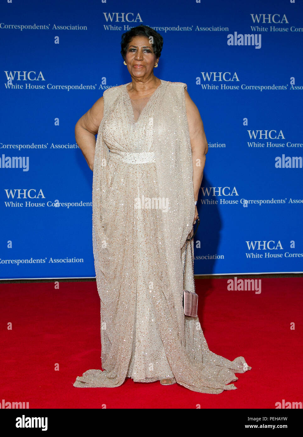 Washington, Vereinigte Staaten von Amerika. 30 Apr, 2016. Aretha Franklin kommt für die 2016 White House Correspondents Association jährlichen Abendessen am Washington Hilton Hotel am Samstag, 30. April 2016. Credit: Ron Sachs/CNP (Einschränkung: Keine New York oder New Jersey Zeitungen oder Zeitschriften innerhalb eines 75-Meilen-Radius von New York City) | Verwendung der weltweiten Kredit: dpa/Alamy leben Nachrichten Stockfoto