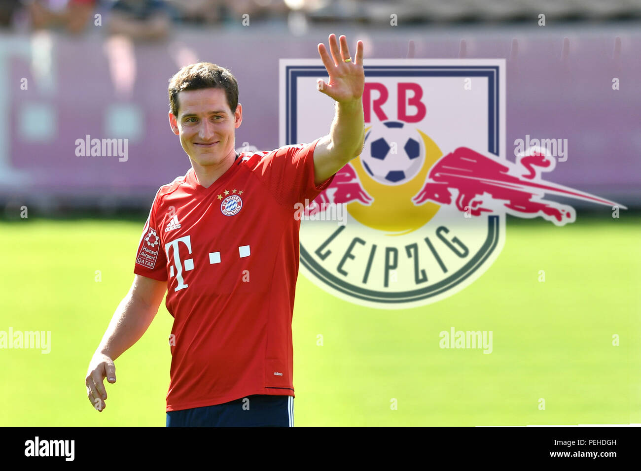 101 5337 Sebastian Rudy Fc Bayern Munchen Konnte Bald Wechseln Zu Rb Leipzig Archiv Foto Sebastian Rudy Winkt Winkt Wave Aktion Einzelnes Bild Schneiden Einziges Motiv Halb Bild Halb Abbildung Ausbildung Bayern Munchen