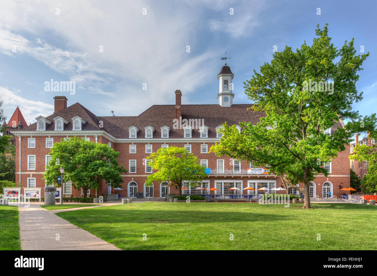 URBANA, IL/USA - Juni 2, 2018: Davenport Halle auf dem Campus der Universität von Illinois in Urbana-Champaign. Stockfoto