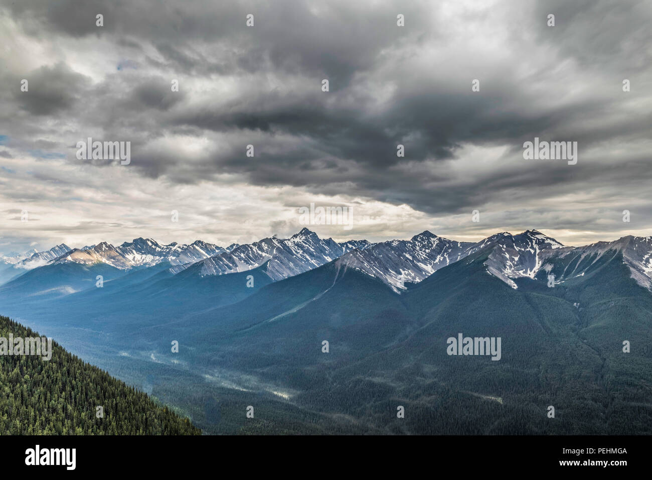 Blick vom Gipfel, Banff, Alberta, Kanada Stockfoto