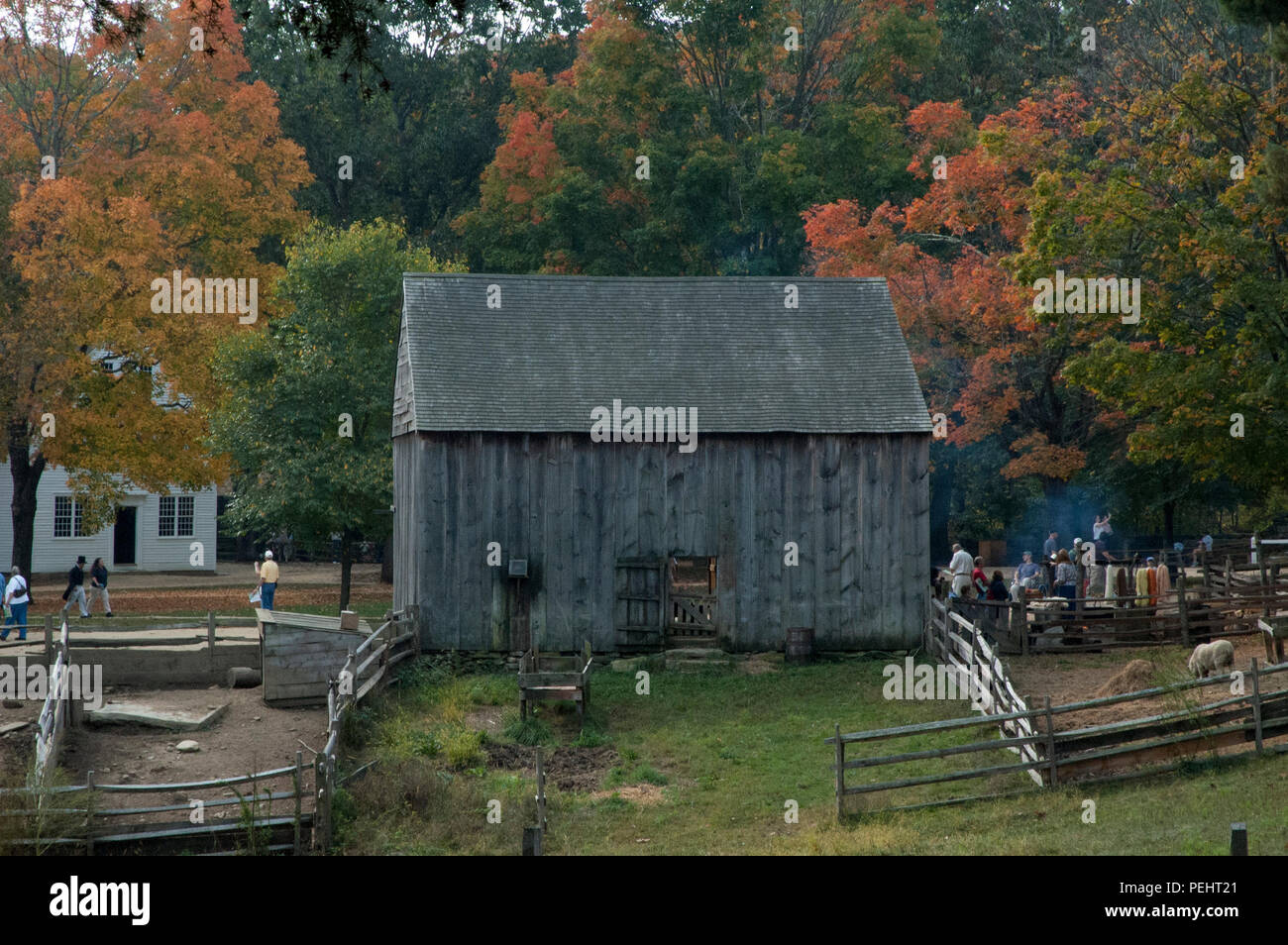 Herbst in New England ist voller Farbe und Erwartung der kälteren Tage im Voraus. Stockfoto