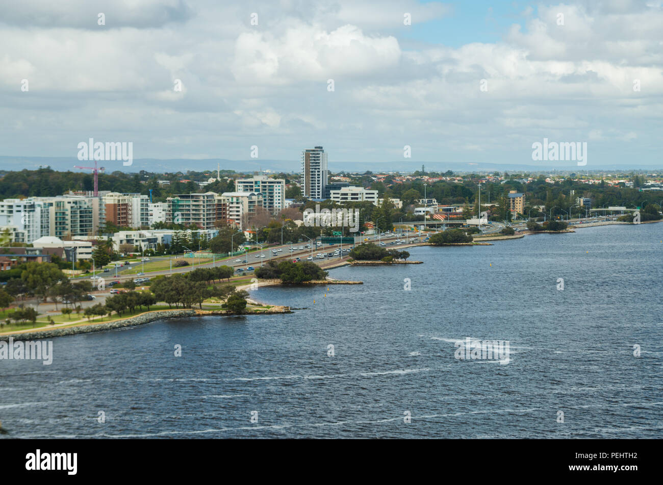 Die Skyline von Perth gesehen Von einer Aussichtsplattform im Kings Park, West Australien, Ozeanien Stockfoto