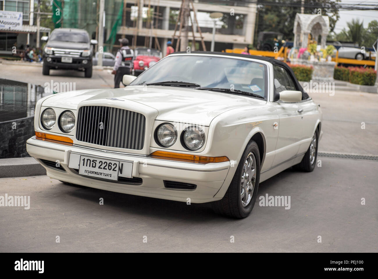 Bentley Azure Luxuslimousine UK Auto mit Thailand Nummernschild Stockfoto