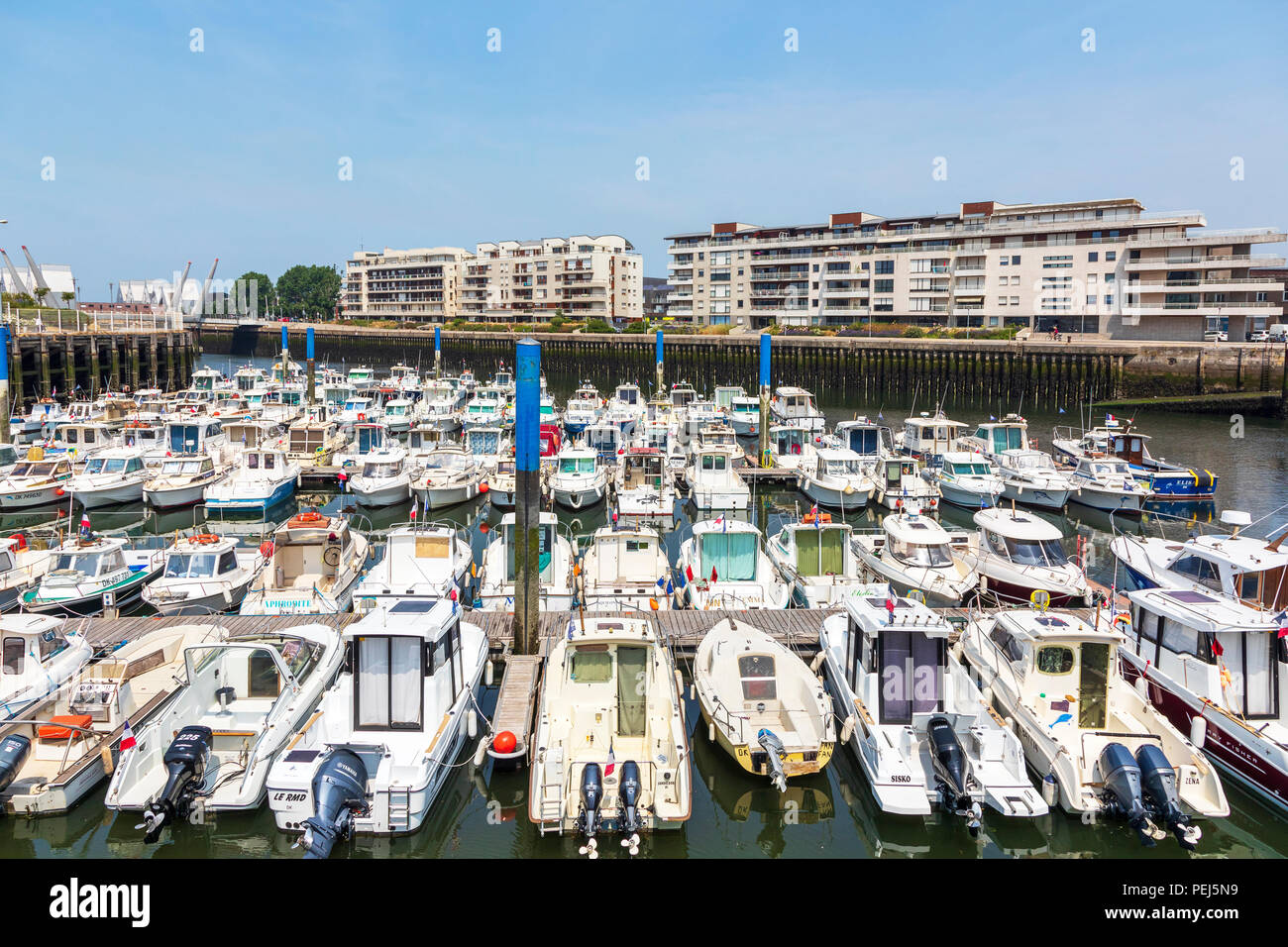 Lokale Flotte der kleinen Boote im Hafen von Dünkirchen, Dunkerque, Frankreich Stockfoto