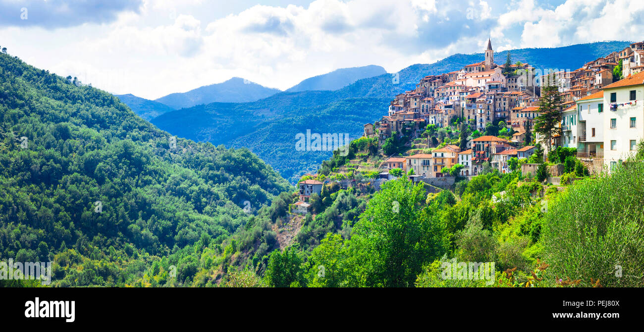 Beeindruckende Apricale Dorf, Panoramaaussicht, Ligurien, Italien. Stockfoto
