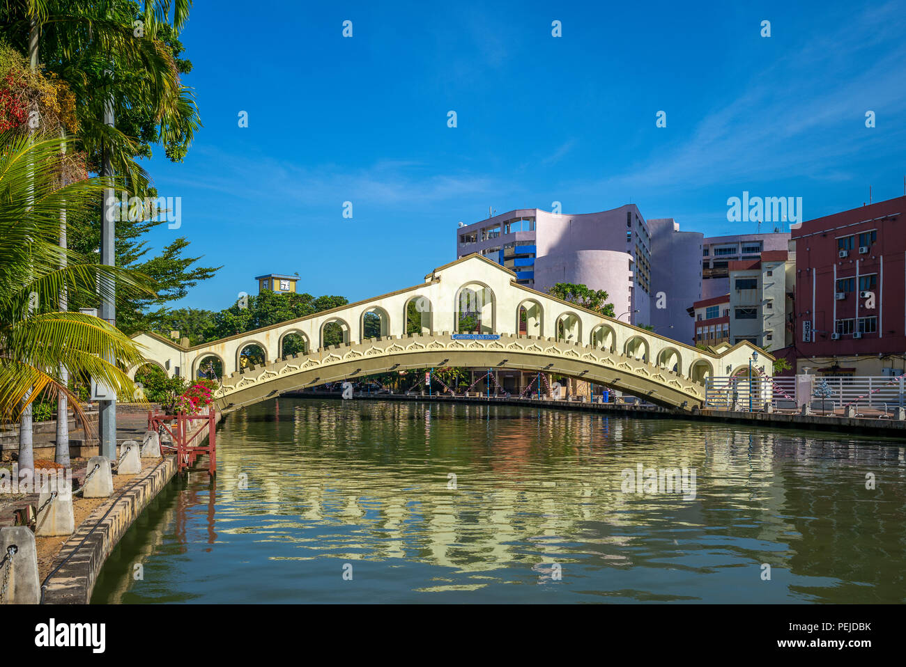 Historische Bogenbrücke jambatan Busbahnhof Melaka Stockfoto
