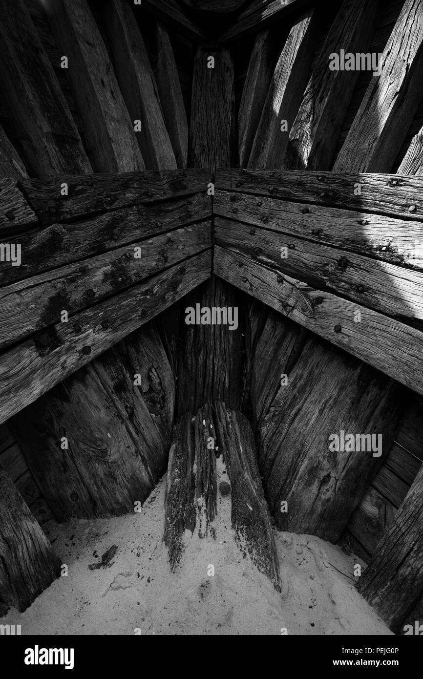 Alte Holz- Boot. Schwarz und Weiß details Stockfoto