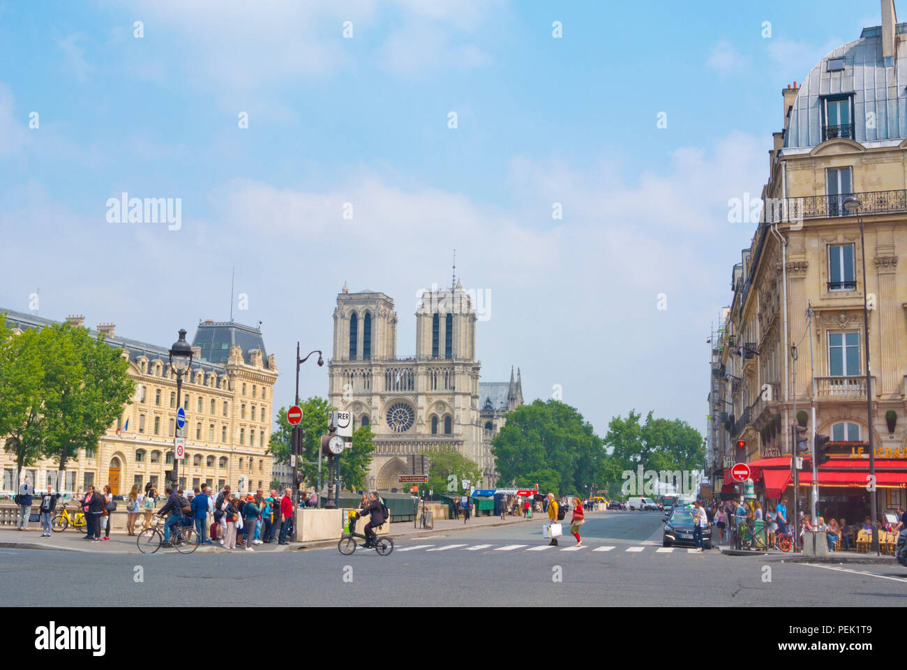 Place Saint Michel und der Kirche Notre Dame, in Pont Saint Michel, Paris, Frankreich Stockfoto