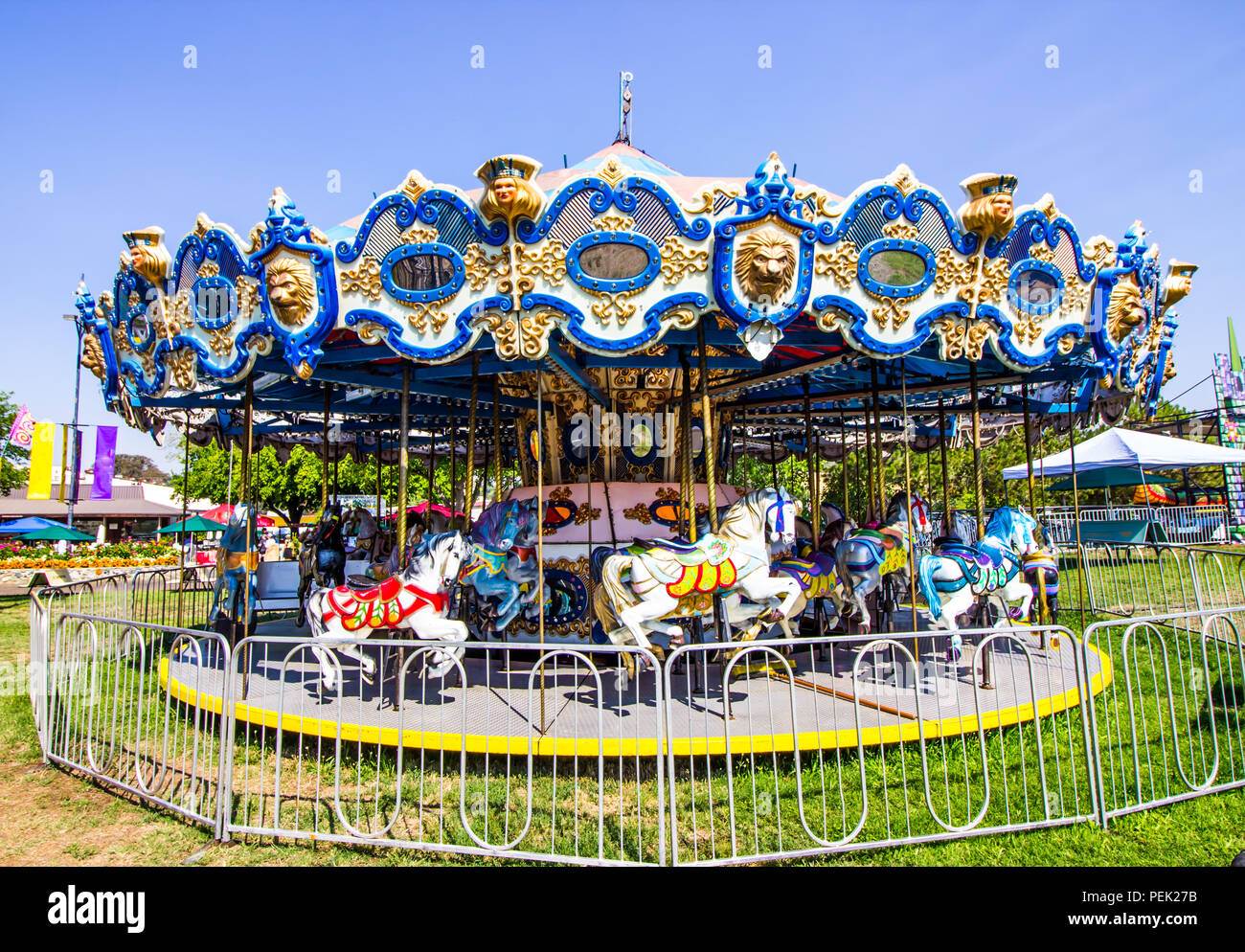 Merry Go Round auf lokaler County Fair Stockfoto