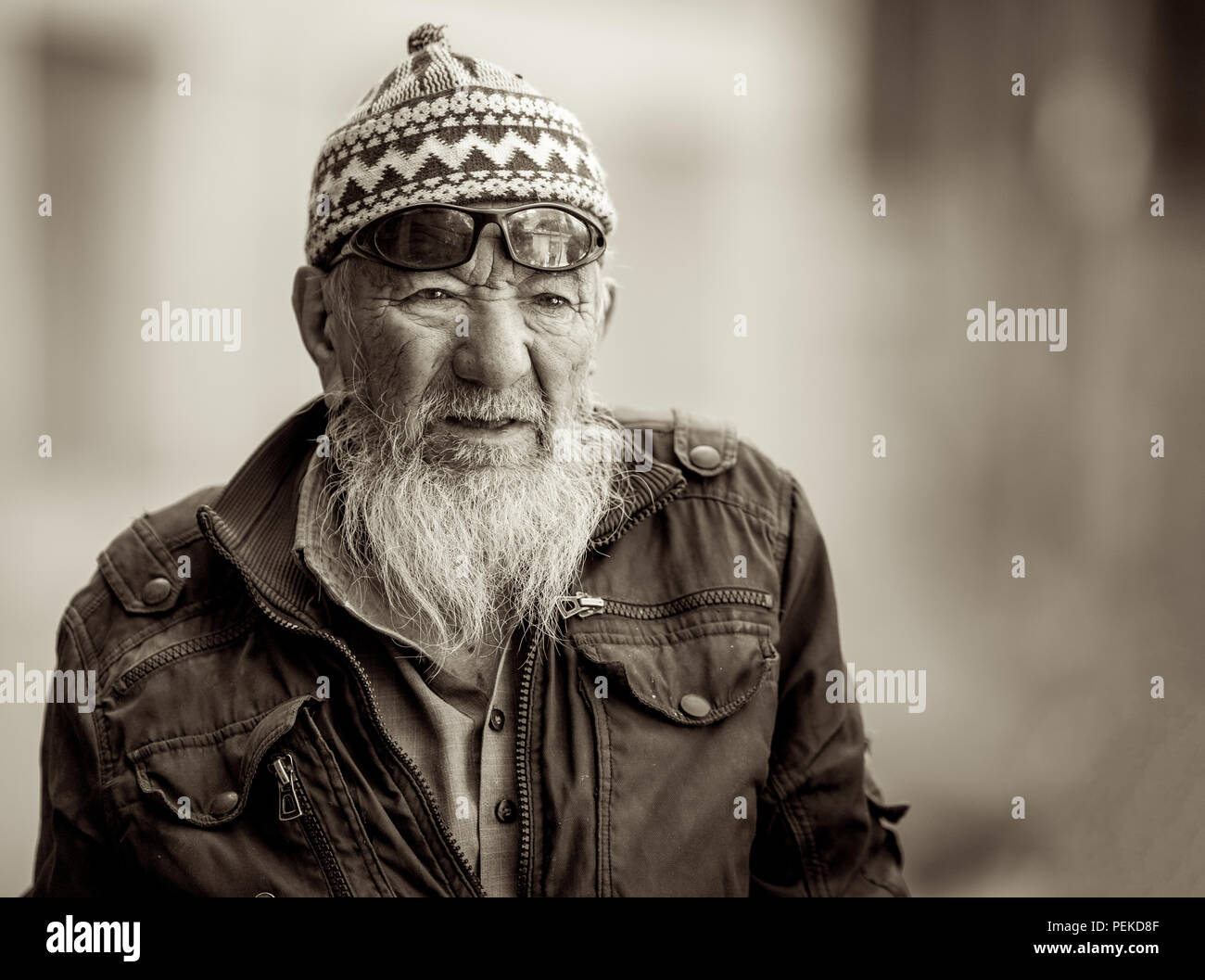 Ein indischer Muslim im Alter Mann aus ladakh Region in Indien Stockfoto