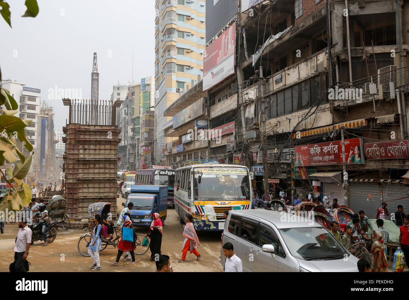 Bauarbeiten an Moghbazar-Mouchak Überführung in Dhaka, Bangladesh Stockfoto