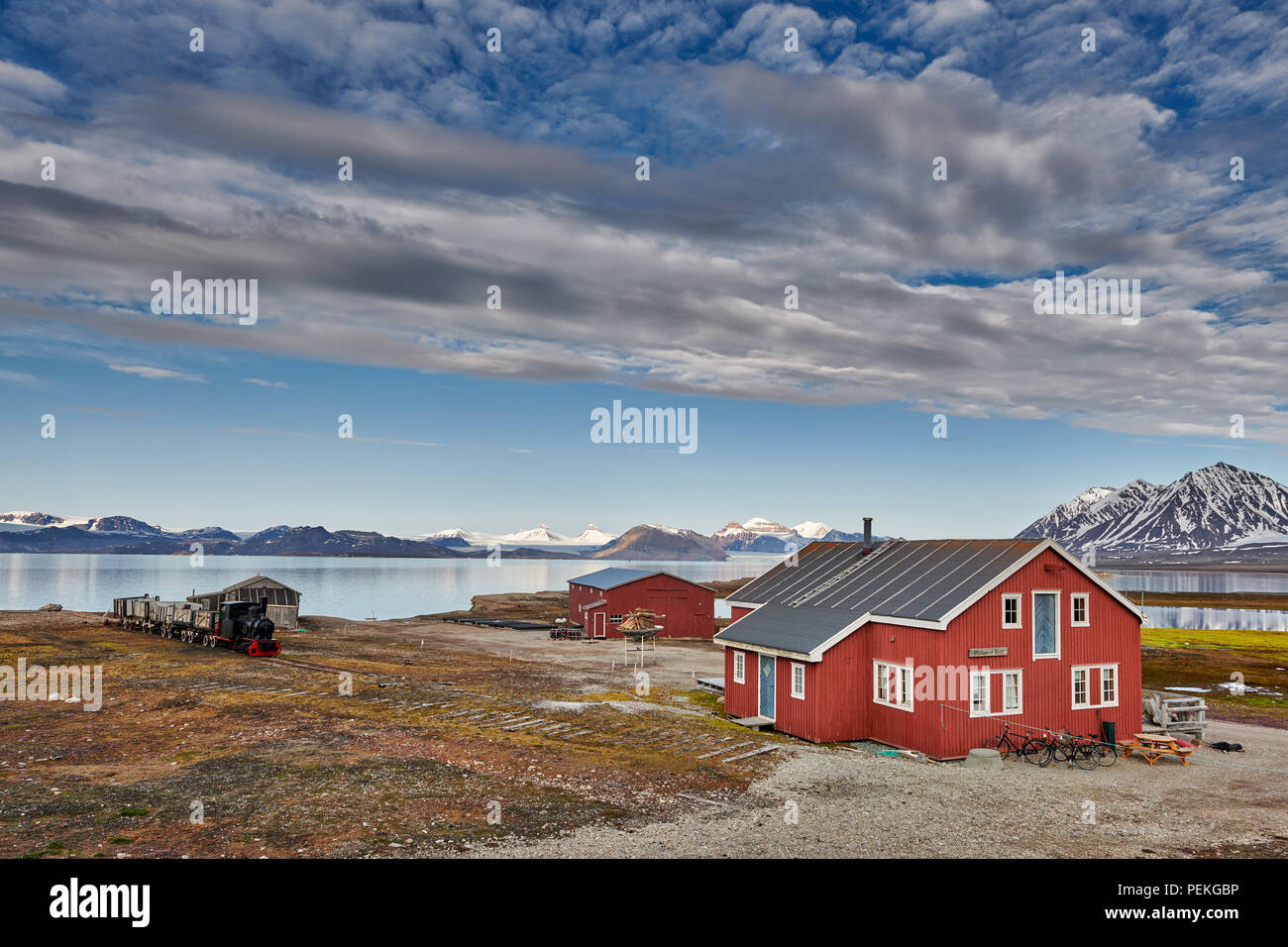 Gebäude der nördlichsten Zivilen und funktionale Siedlung Ny-Ålesund, Spitzbergen oder Spitzbergen, Europa Stockfoto
