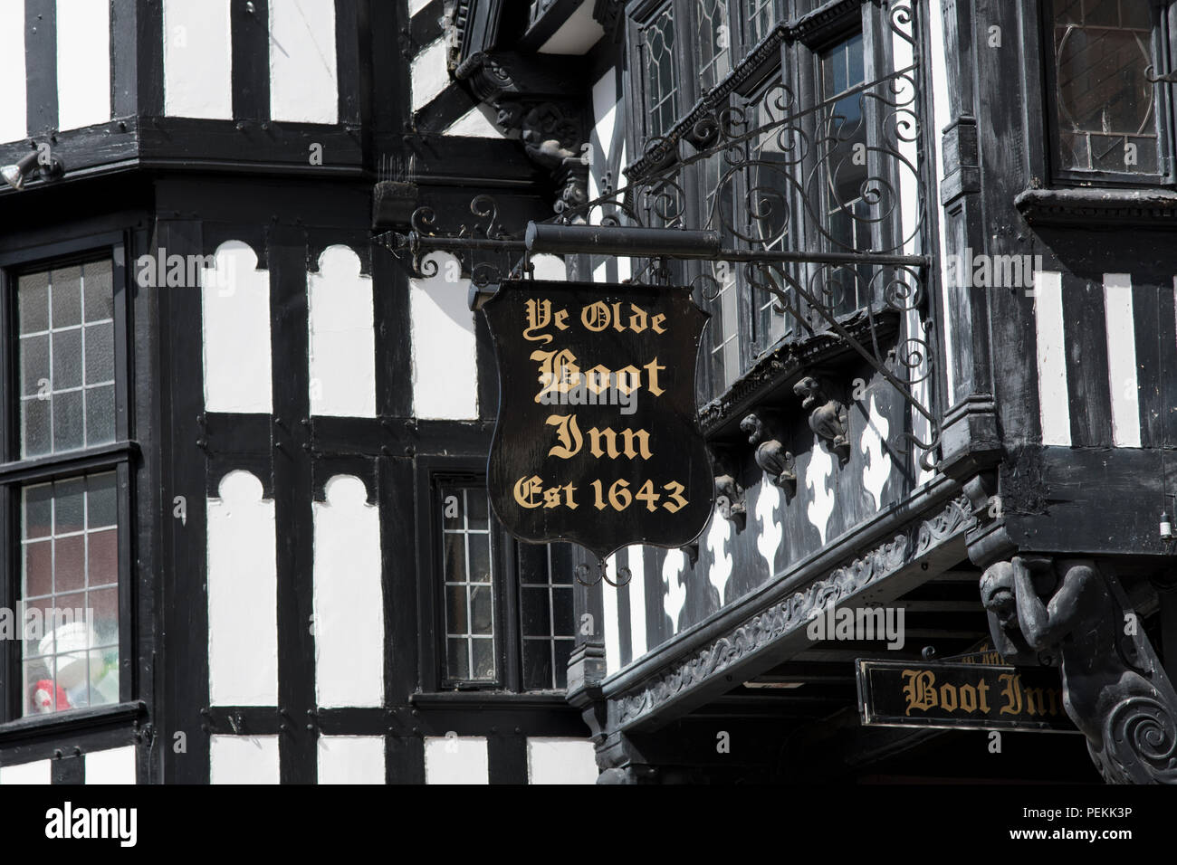 Ye Olde Boot Inn befindet sich in den Zeilen in der Eastgate Street in die historische Stadt Chester Stockfoto