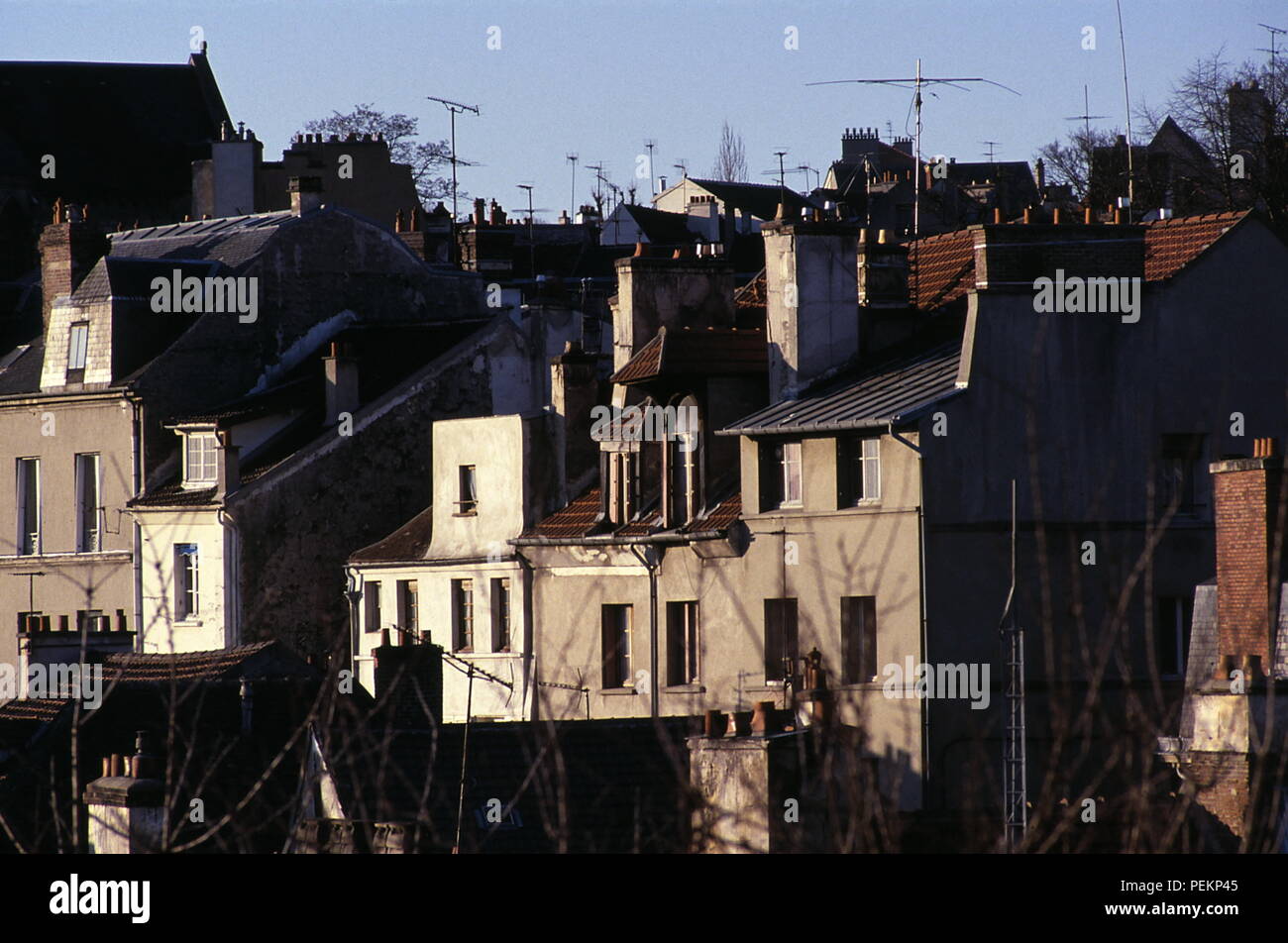 AJAXNETPHOTO. PONTOISE, Frankreich. - Dächer - Dorf am Fluss Oise, Haus und Studio Museum der impressionistischen Maler und Künstler Camille Pissarro. Foto: Jonathan Eastland/AJAX REF: 891178 Stockfoto