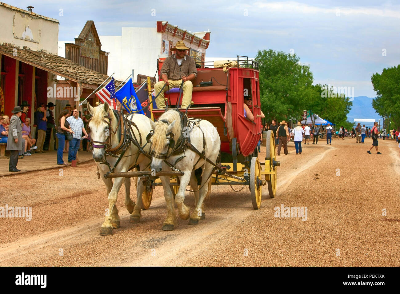 Stagecoach Stadtauswärts von E Allen St in historischen Tombstone, Arizona Stockfoto