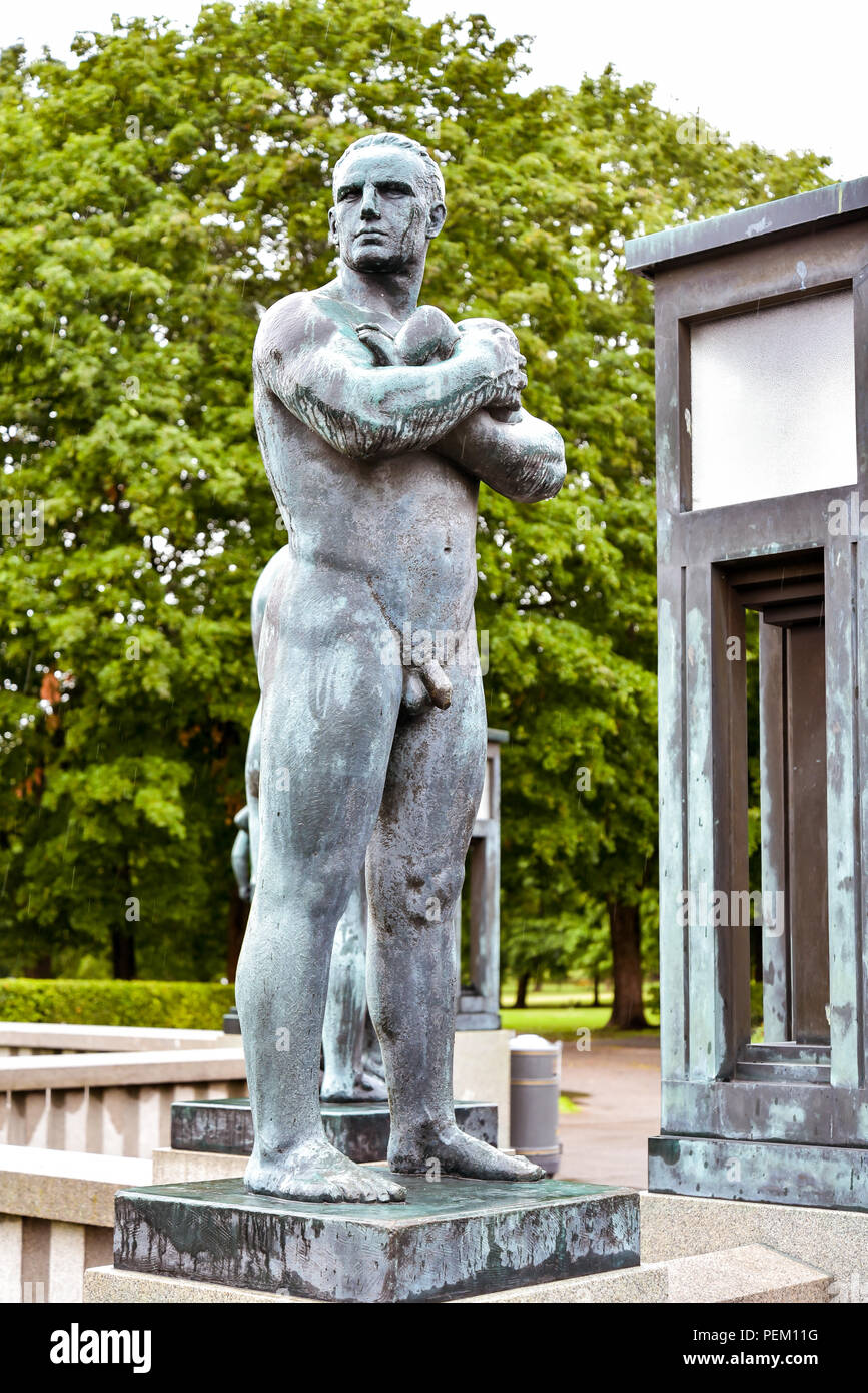 Oslo, Norwegen - 12.08.2018: Skulpturen von Gustav Vigeland (1869-1943), einem renommierten norwegischen Bildhauers, Frogner Park, Oslo. Stockfoto