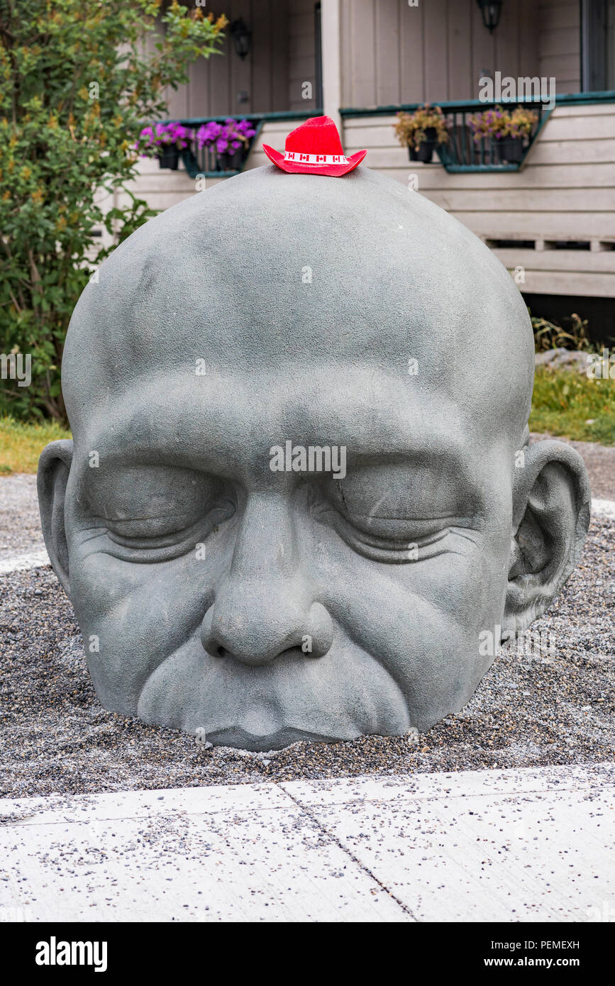 Skulptur namens Big Head, eine Übersetzung der gälischen Ceann Mór, eine Variation des Namens der Stadt., Canmore, Alberta, Kanada. Stockfoto