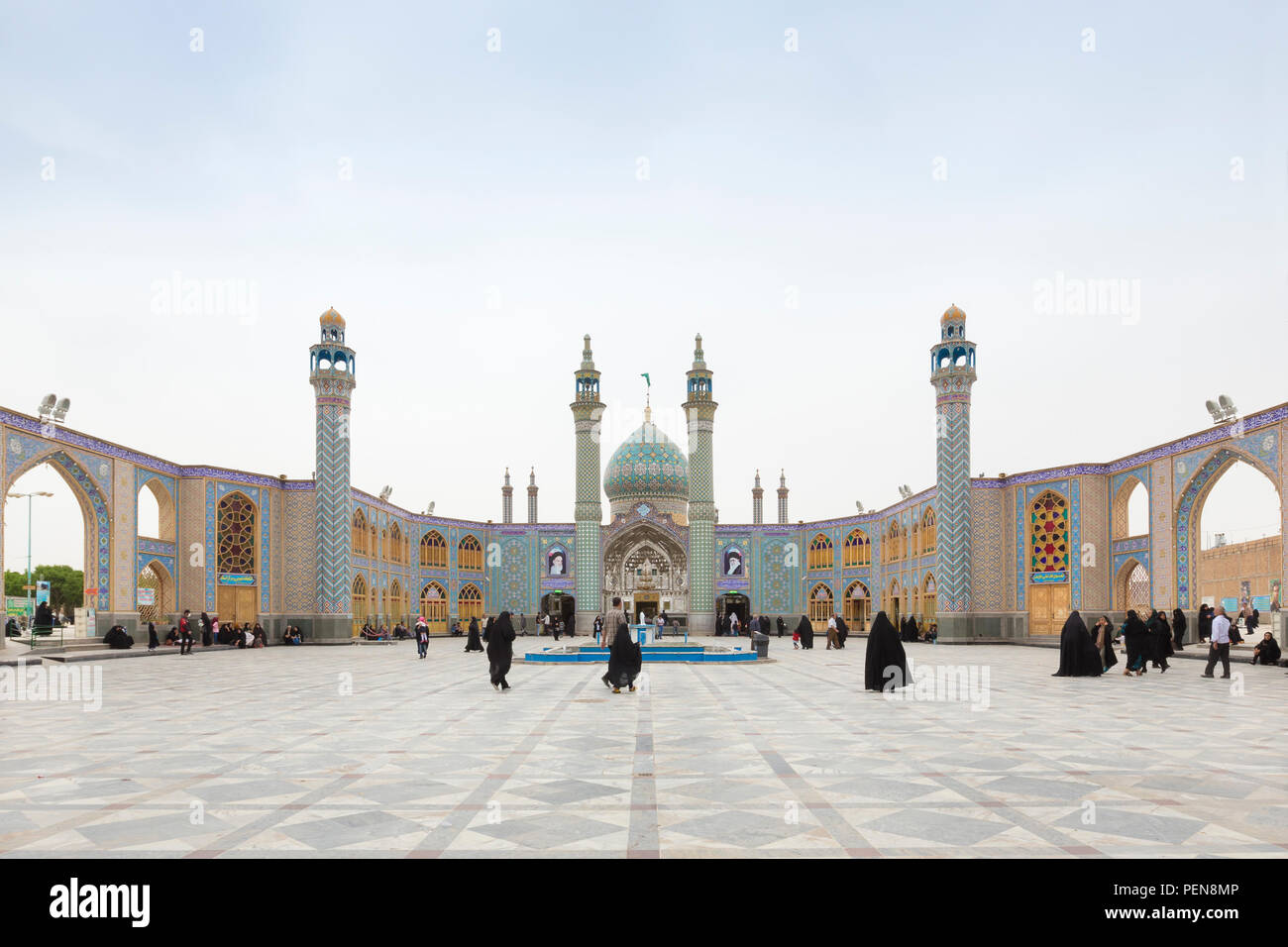 Innenhof des heiligen Schrein des Imamzadeh Helal Ali in Aran va Bidgol, in der Nähe von Kashan, Iran Stockfoto