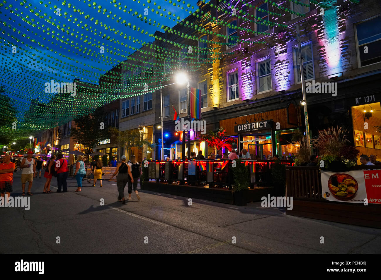 Montreal, Kanada, 15. August 2018. die Menschen entlang gay Montreal's Dorf. Credit: Mario Beauregard/Alamy leben Nachrichten Stockfoto