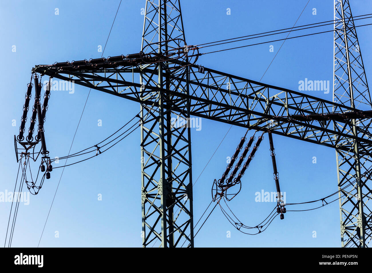 Power Line pylon Getriebe Energie Mast, Tschechische Republik Stockfoto