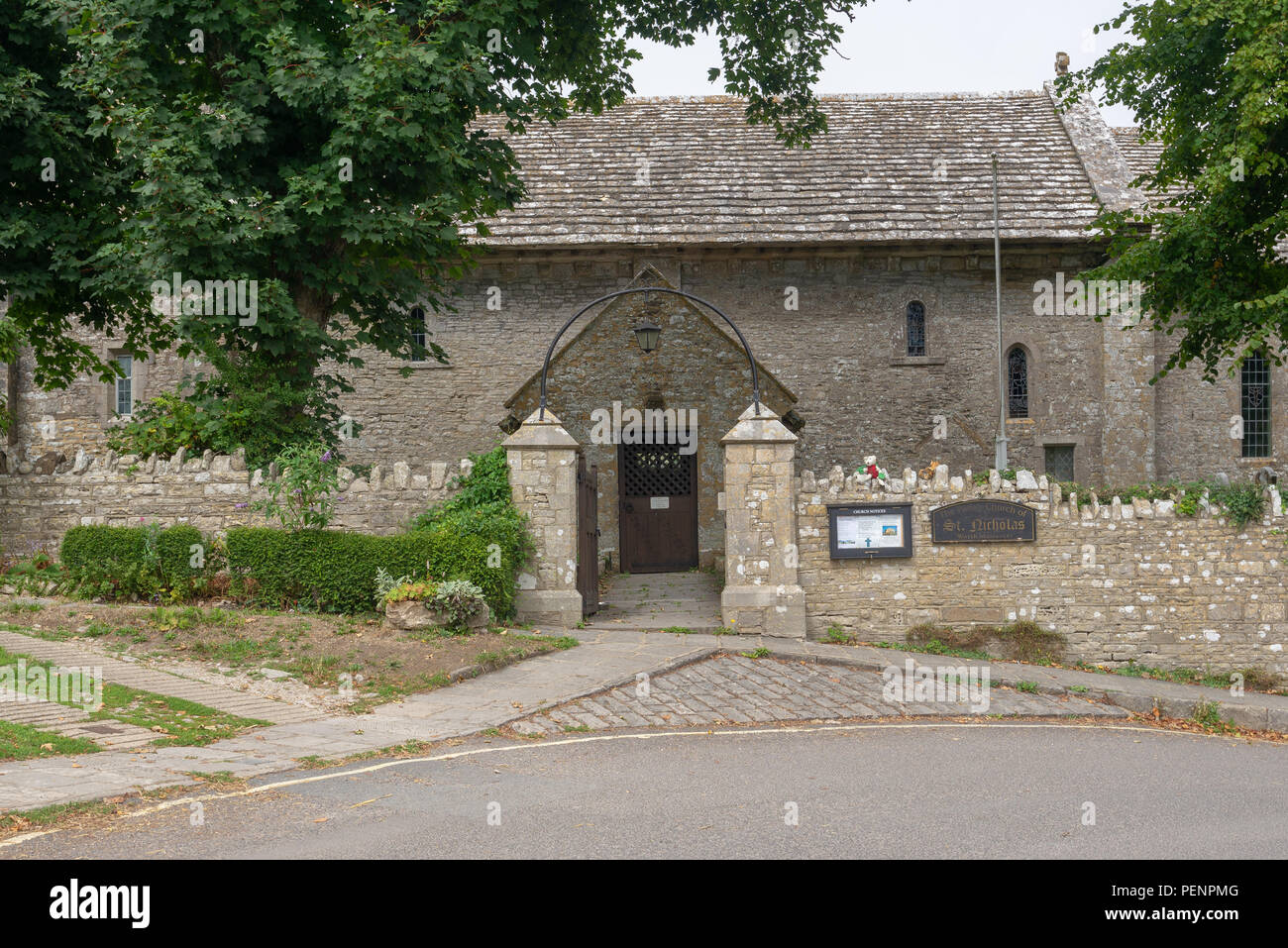 Die Kirche von St. Nicolas in der Ortschaft Worth Matravers, Purbeck, Dorset, Großbritannien Stockfoto