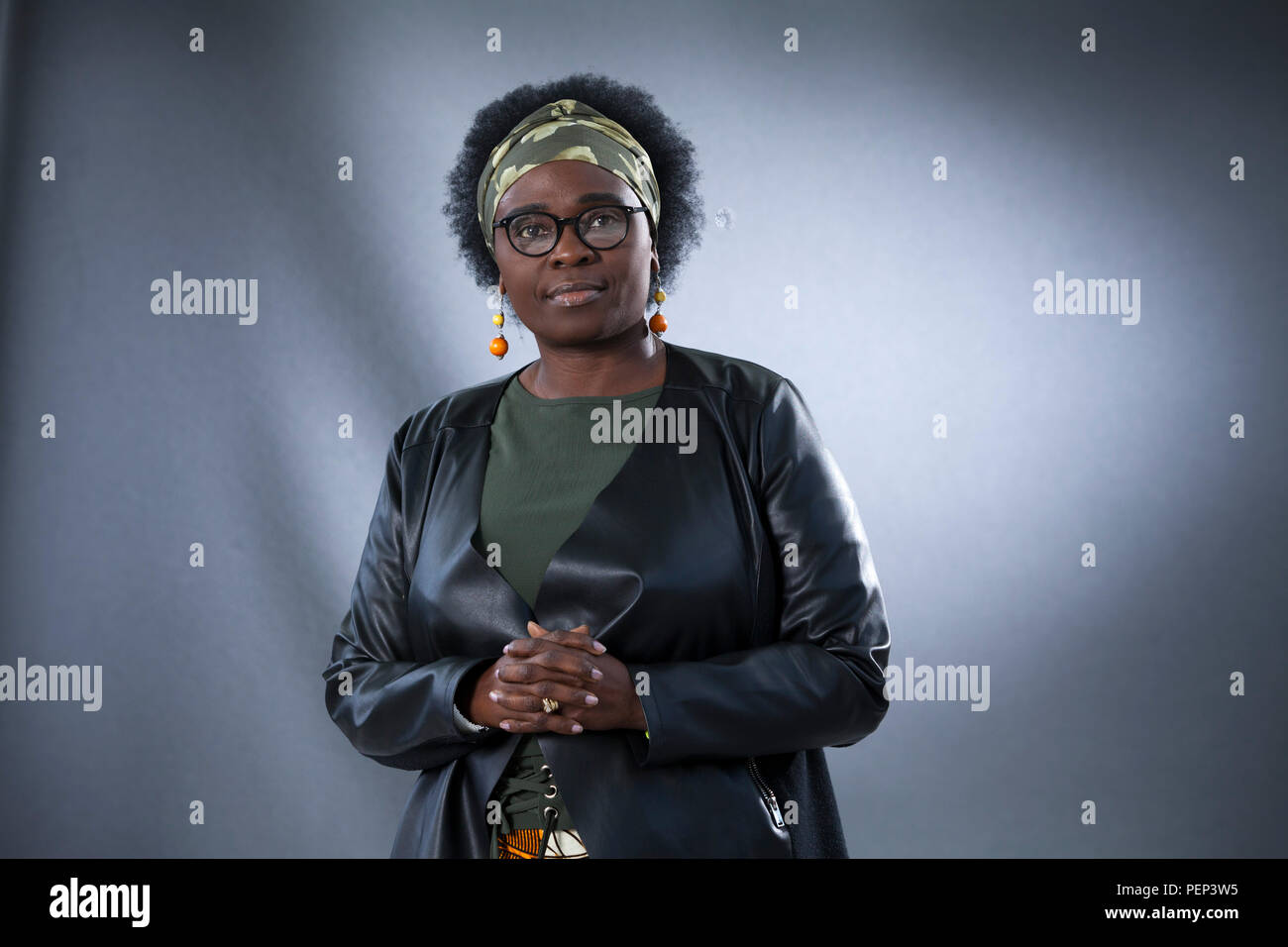 Edinburgh, Großbritannien. 16 August, 2018. Jennifer Nansubuga Makumbi ist eine ugandische Romancier und Short story writer. Ihre Dissertation Roman, die kintu Saga, war nominiert und gewann den Kwani? Manuskript Projekt in 2013. Dargestellt an der Edinburgh International Book Festival. Edinburgh, Schottland. Bild von Gary Doak/Alamy leben Nachrichten Stockfoto