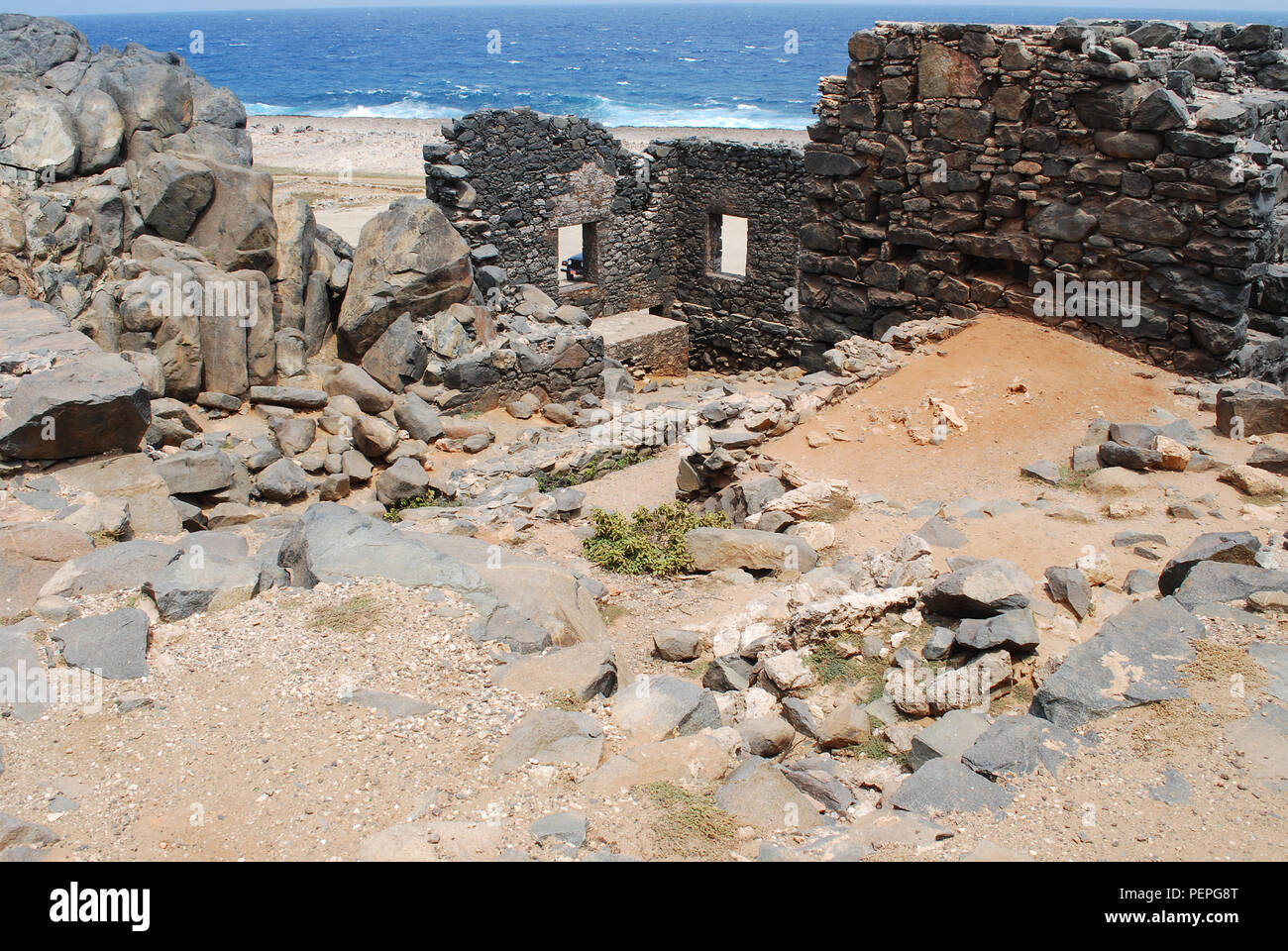 Bushirbana Gold Mill Ruinen der Aluminiumhütte in Aruba. Stockfoto