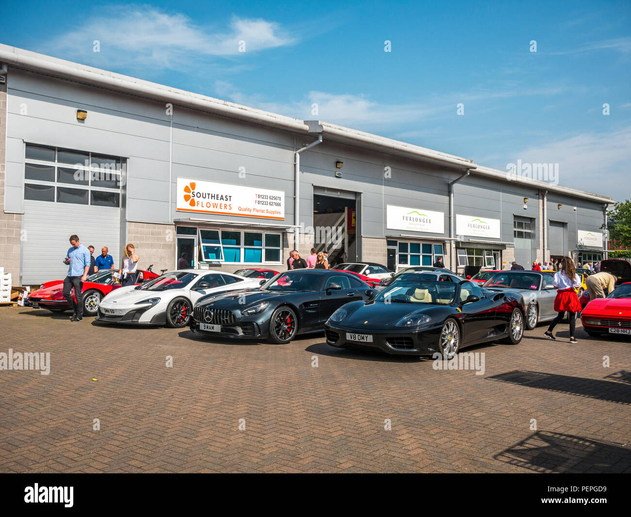 Car Meeting bei Simon Furlonger Autos, Ashford, Kent Stockfoto