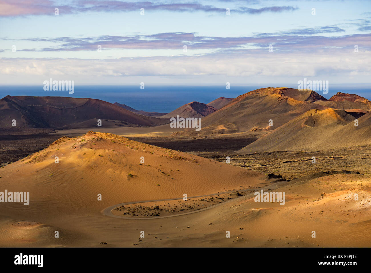Wüste Landschaft der Nationalpark Timanfaya auf Lanzarote Insel Stockfoto