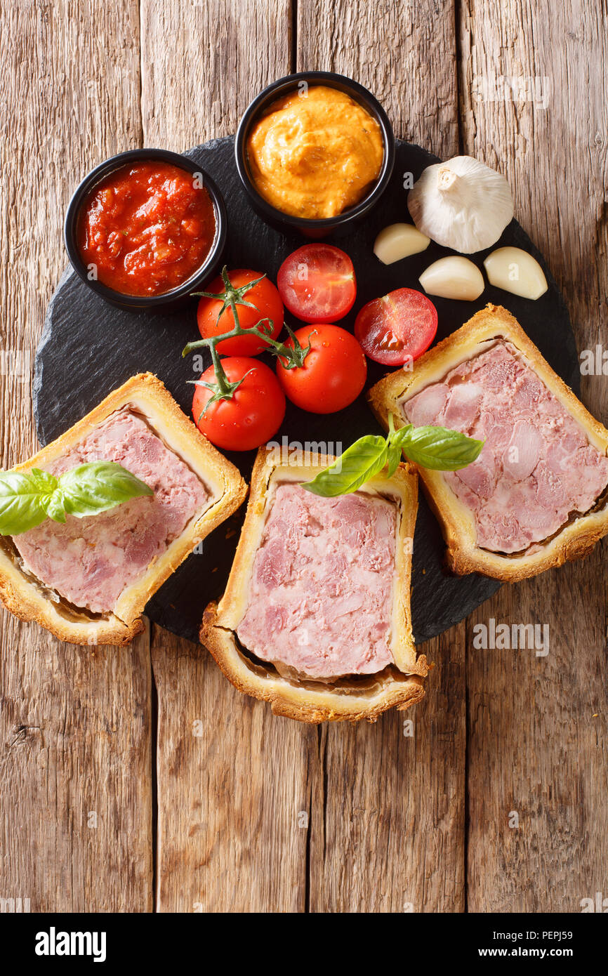 Meat terrine Fotos und Bildmaterial in hoher Auflösung Alamy