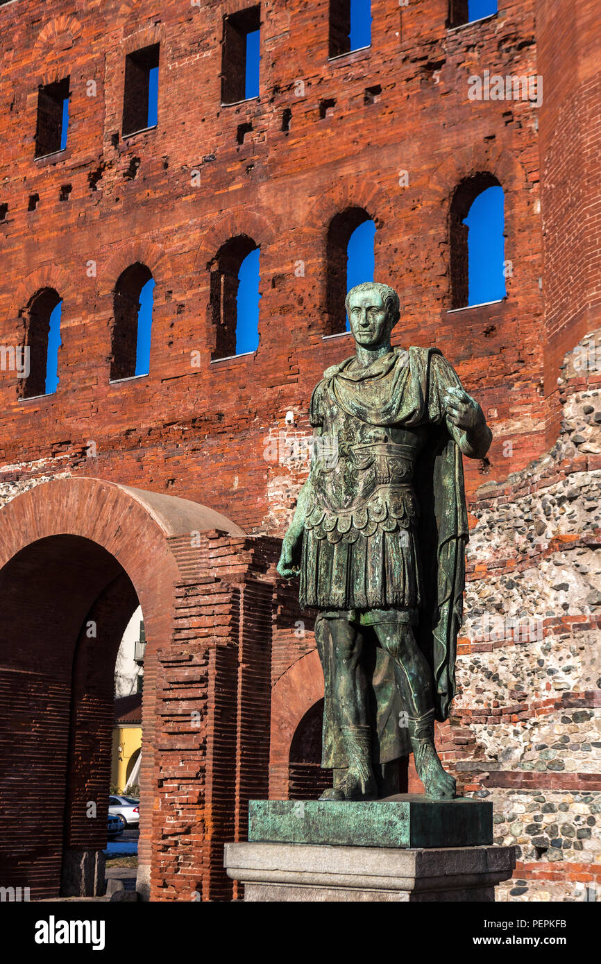 Giulio Cesare Denkmal Stockfoto