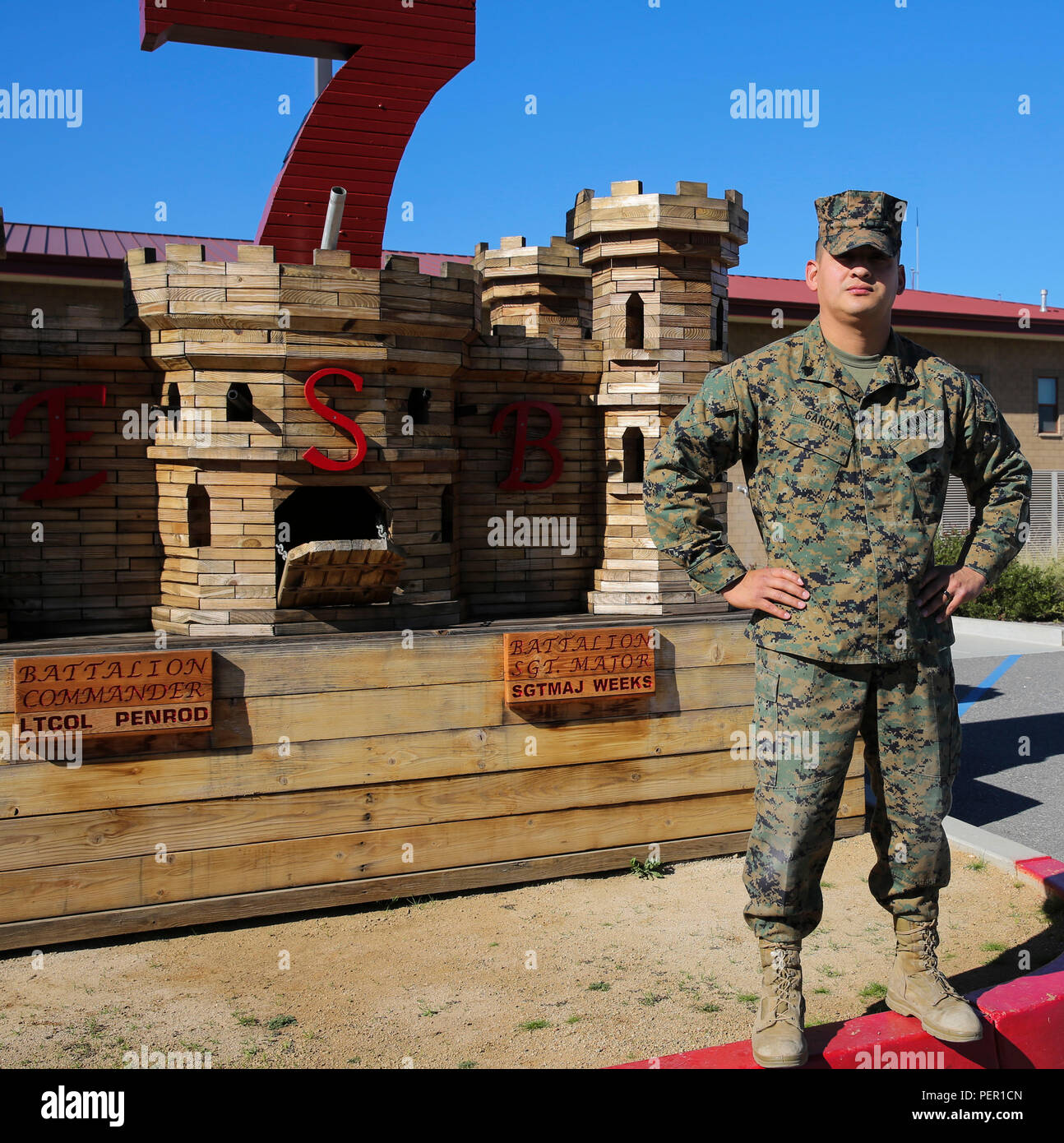 Sgt. Michel Garcia, ein schweres Gerät Mechaniker mit 7 Engineer Support Battalion, hat eine Marine seit mehr als acht Jahren. Garcia, ein Eingeborener von Newport News, Virginia, hat Ambitionen, ein Drill Instructor und eines Tages Gestaltung neuer Marines. Stockfoto
