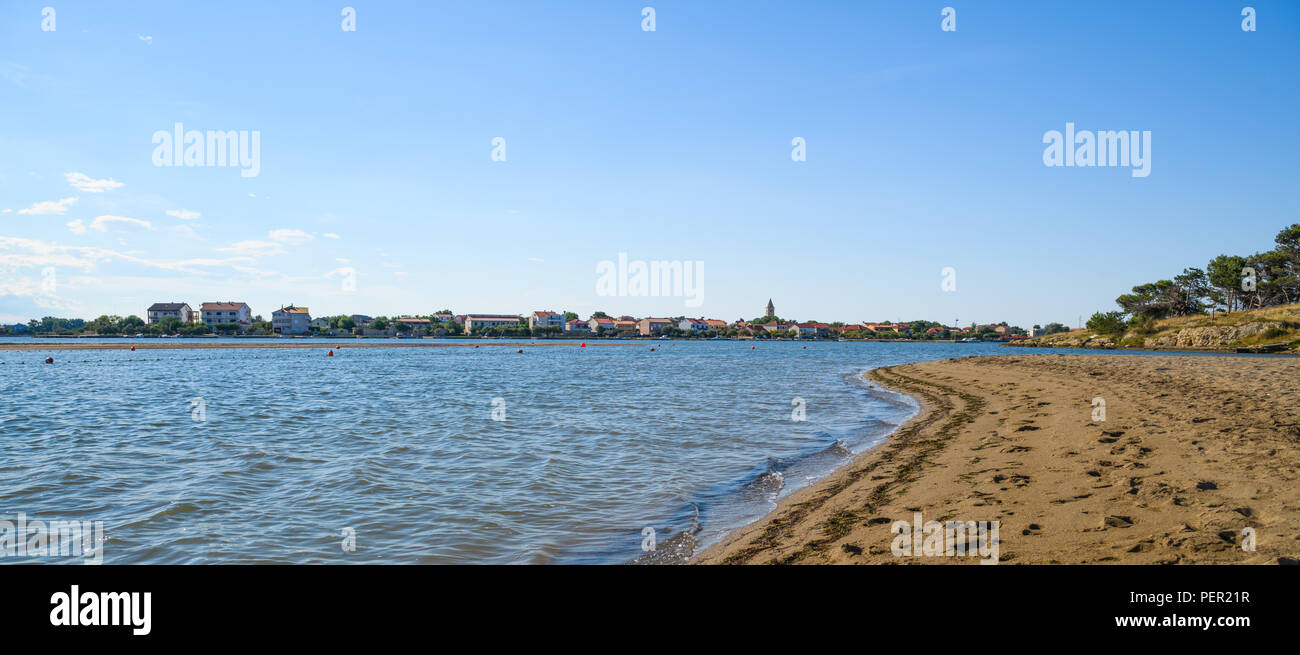 Fußspuren im Sand entlang der berühmten Queens Strand in Nin in der Nähe von Zadar, Kroatien Stockfoto