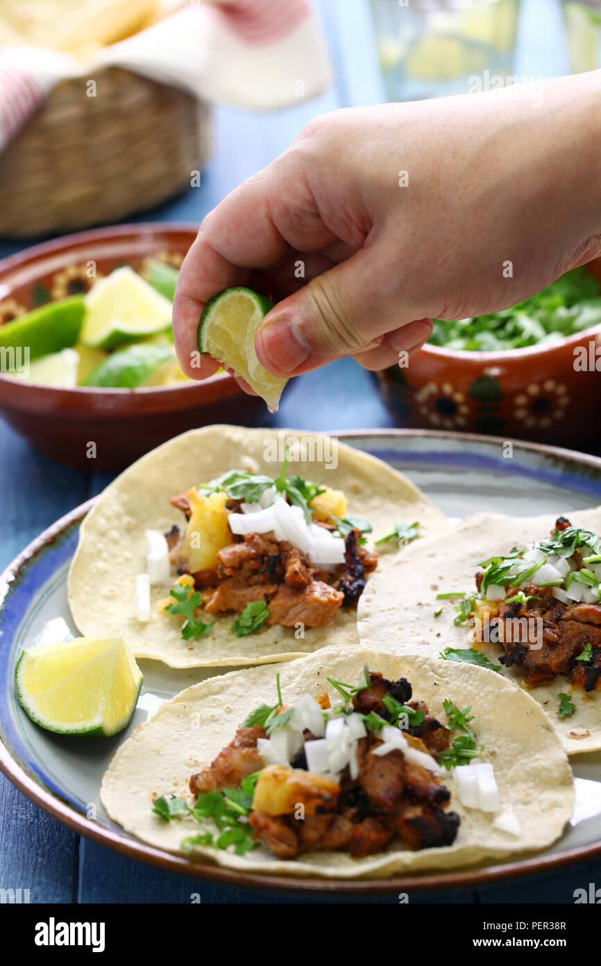 Tacos al Pastor, mexikanisches Essen Stockfoto