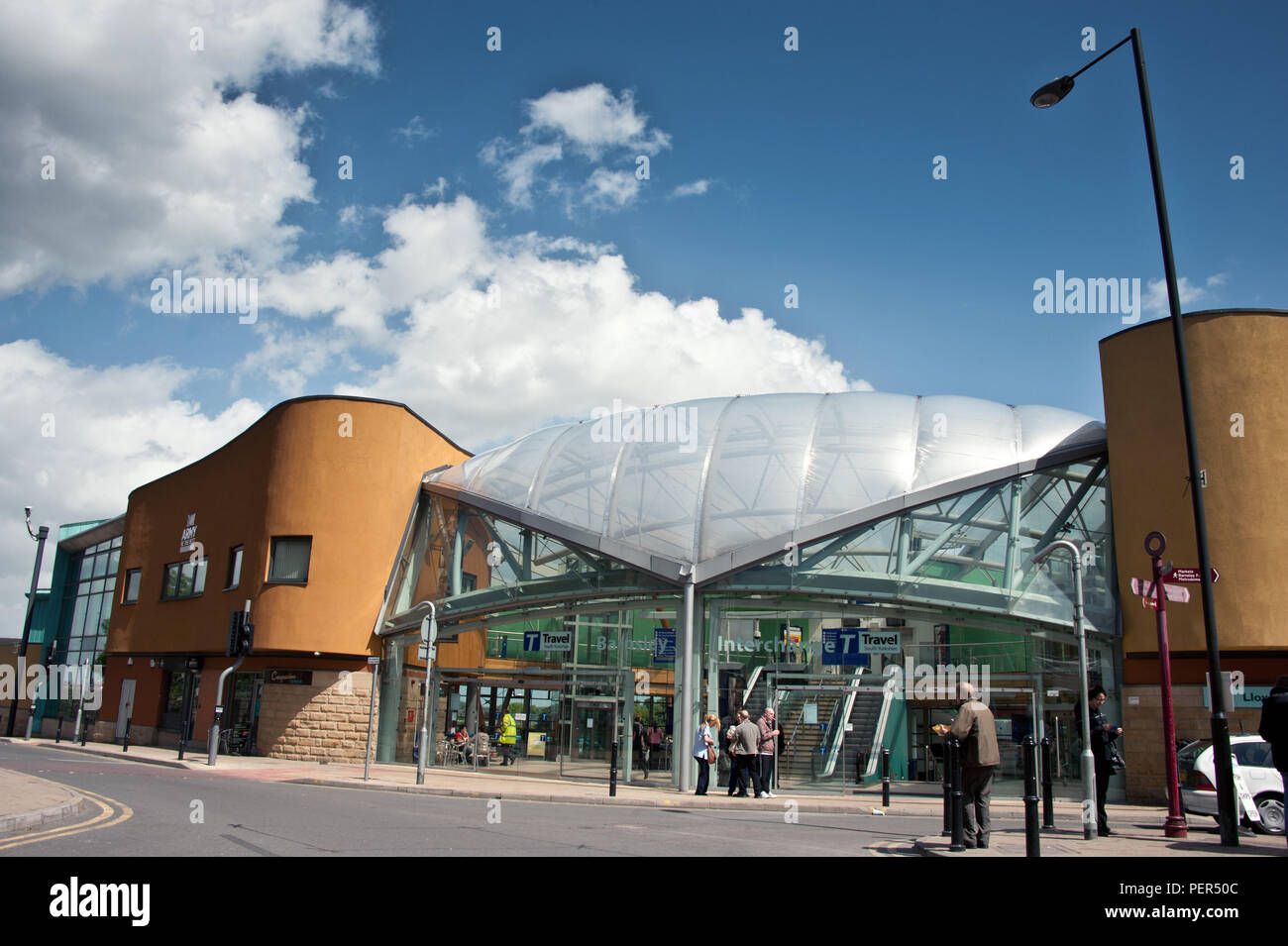 Ein futuristisches Design für die neue Barnsley Austausch, den neuen modernen Busbahnhof und Bahnhof der Stadt Barnsley Stockfoto