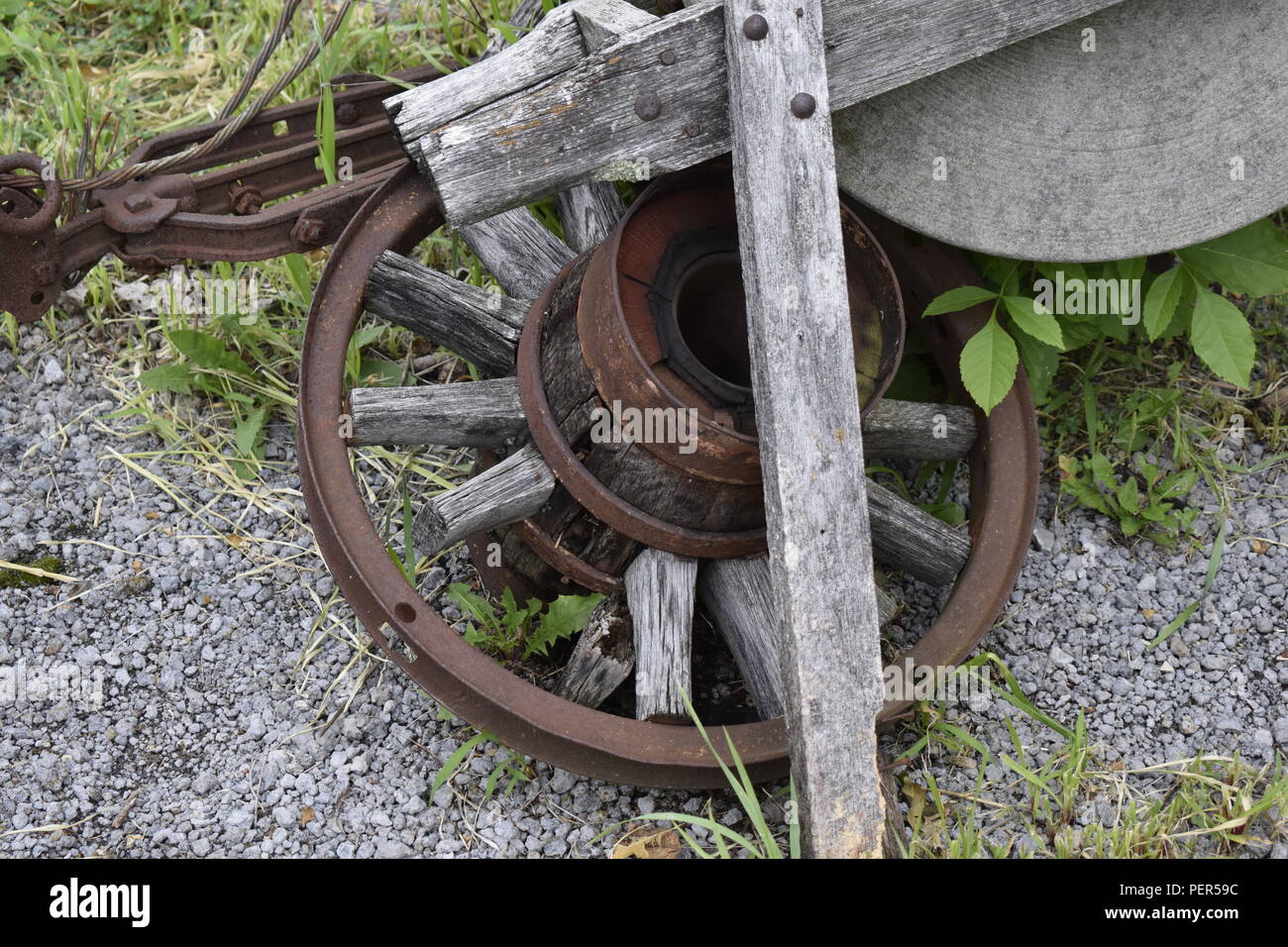 Gebrochene Speichen wagon wheel Stockfoto